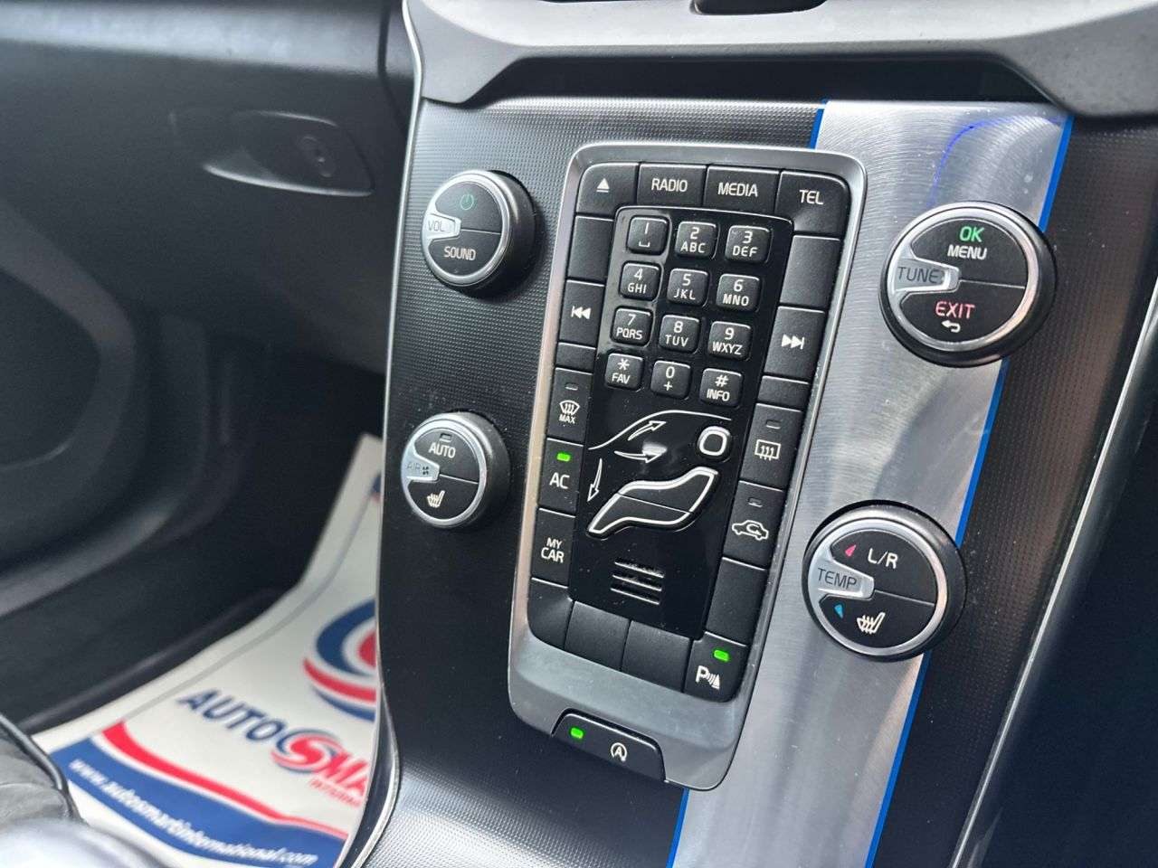 2016 VOLVO V40 2016 VOLVO V40