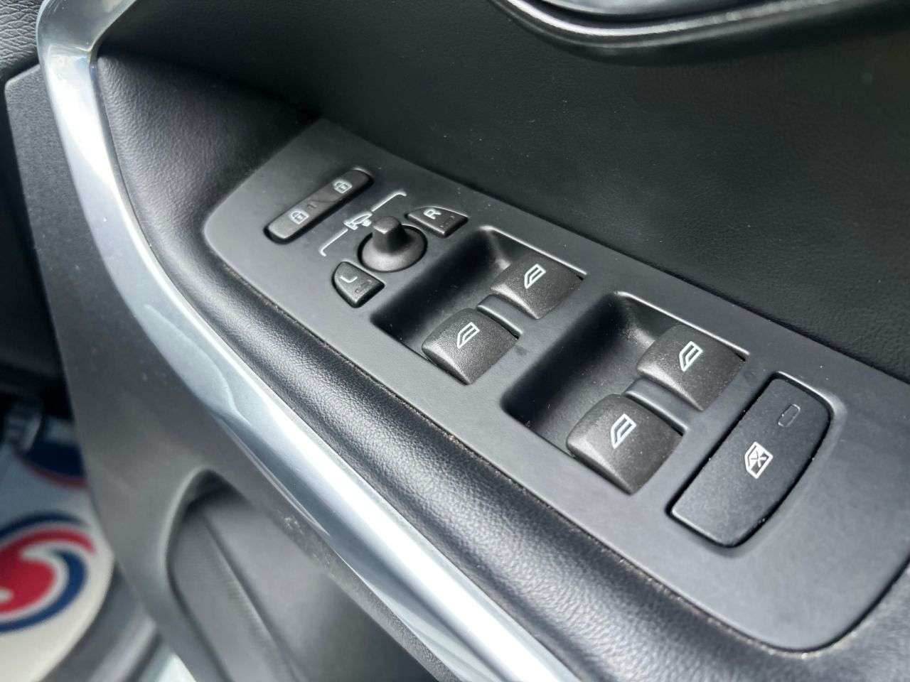 2016 VOLVO V40 2016 VOLVO V40