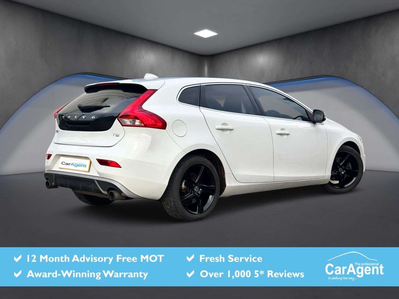 A 2016 VOLVO V40 2.0 T2 R-Design Hatchback 5dr Petrol Manual Euro 6 (s/s) (122 ps) A 2016 VOLVO V40 2.0 T2 R-Design Hatchback 5dr Petrol Manual Euro 6 (s/s) (122 ps)