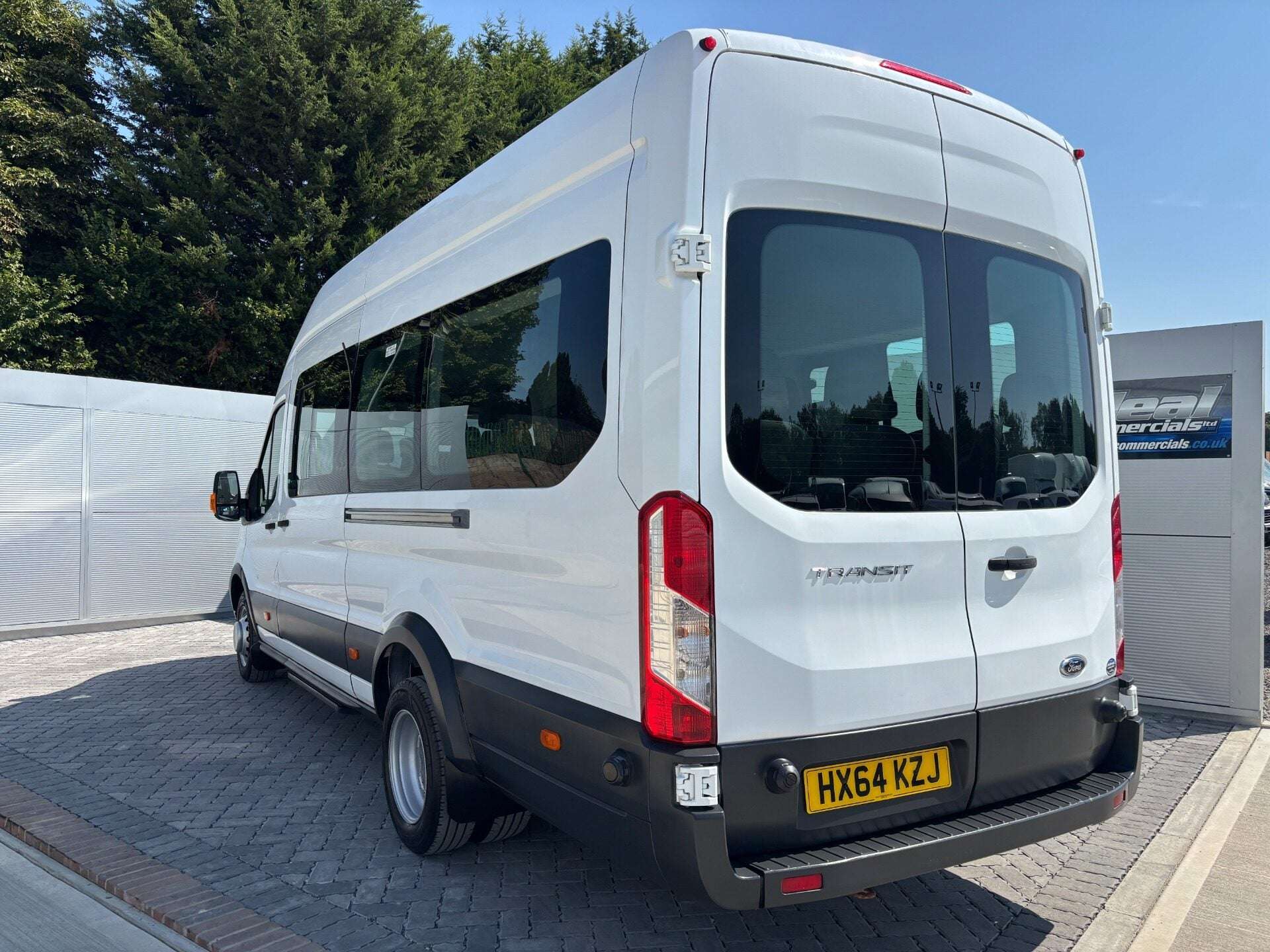 A 2015 FORD TRANSIT 460 L4 H3 17 Str Minibus with Air Con - Direct from MOD A 2015 FORD TRANSIT 460 L4 H3 17 Str Minibus with Air Con - Direct from MOD