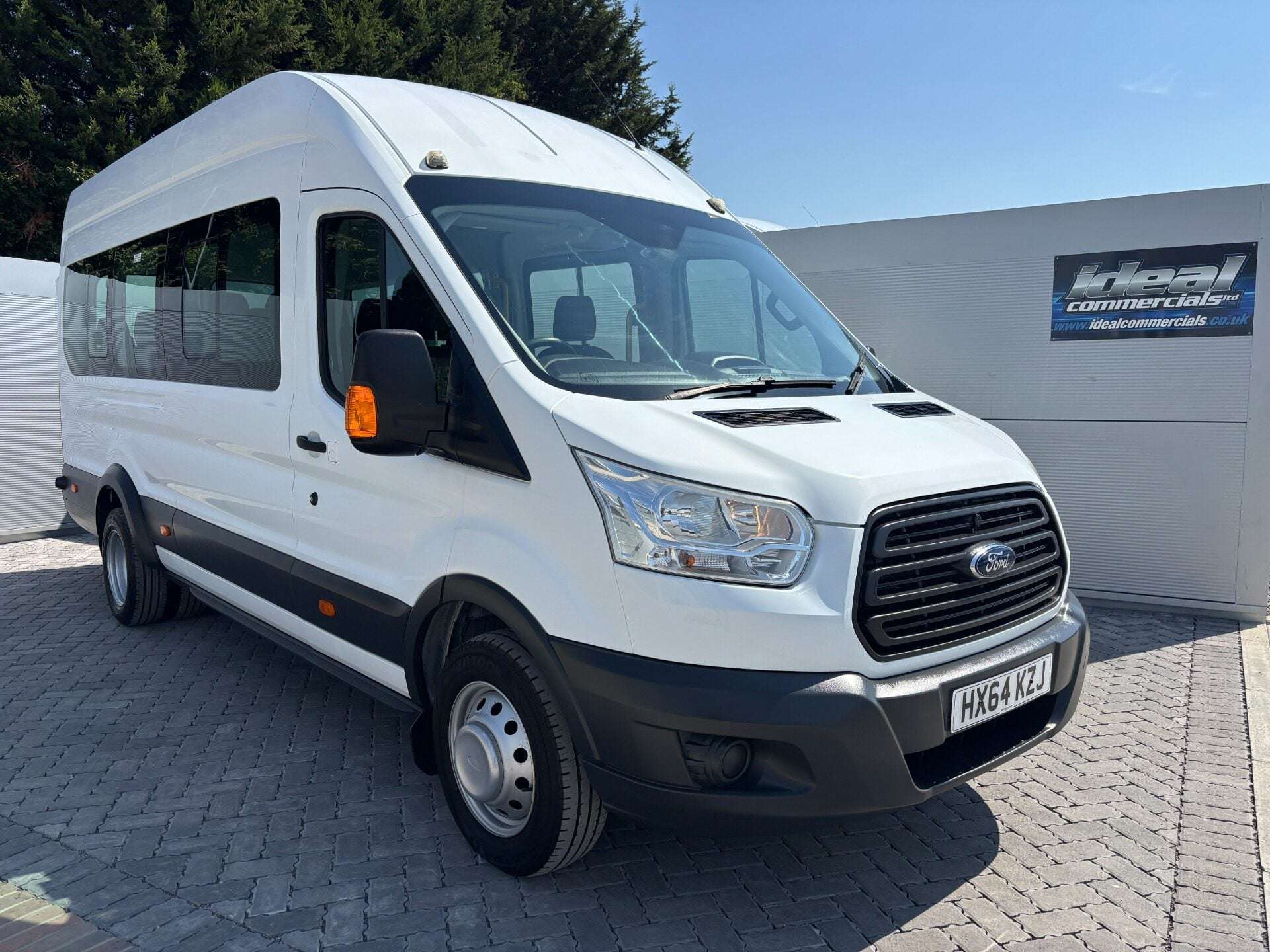 A 2015 FORD TRANSIT 460 L4 H3 17 Str Minibus with Air Con - Direct from MOD A 2015 FORD TRANSIT 460 L4 H3 17 Str Minibus with Air Con - Direct from MOD
