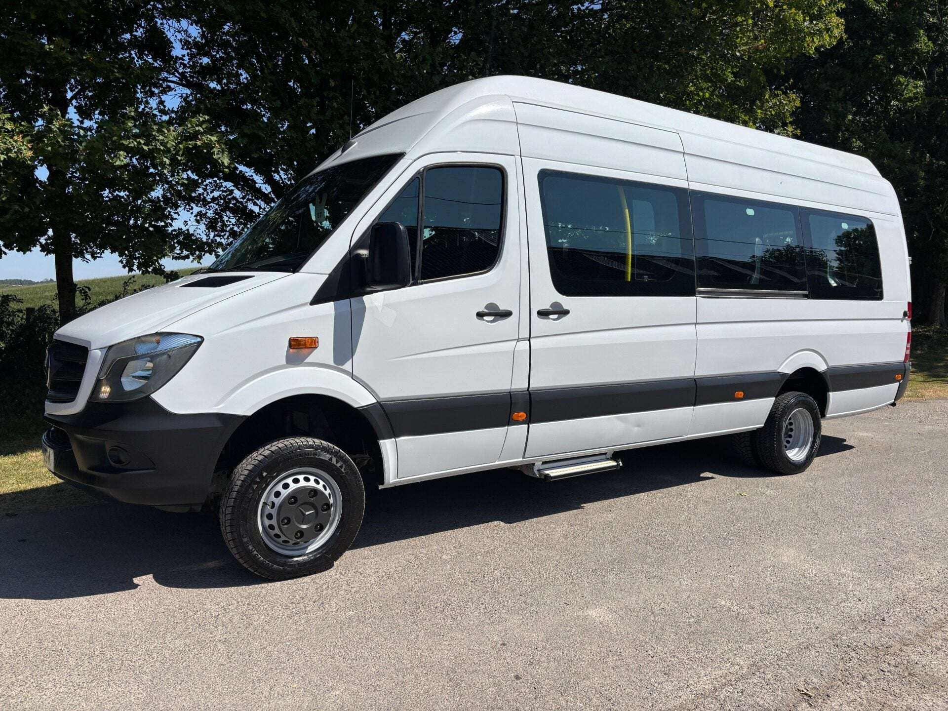 A 2016 MERCEDES-BENZ SPRINTER 519 4x4 14 Str Minibus with Air Con - Ex MOD A 2016 MERCEDES-BENZ SPRINTER 519 4x4 14 Str Minibus with Air Con - Ex MOD