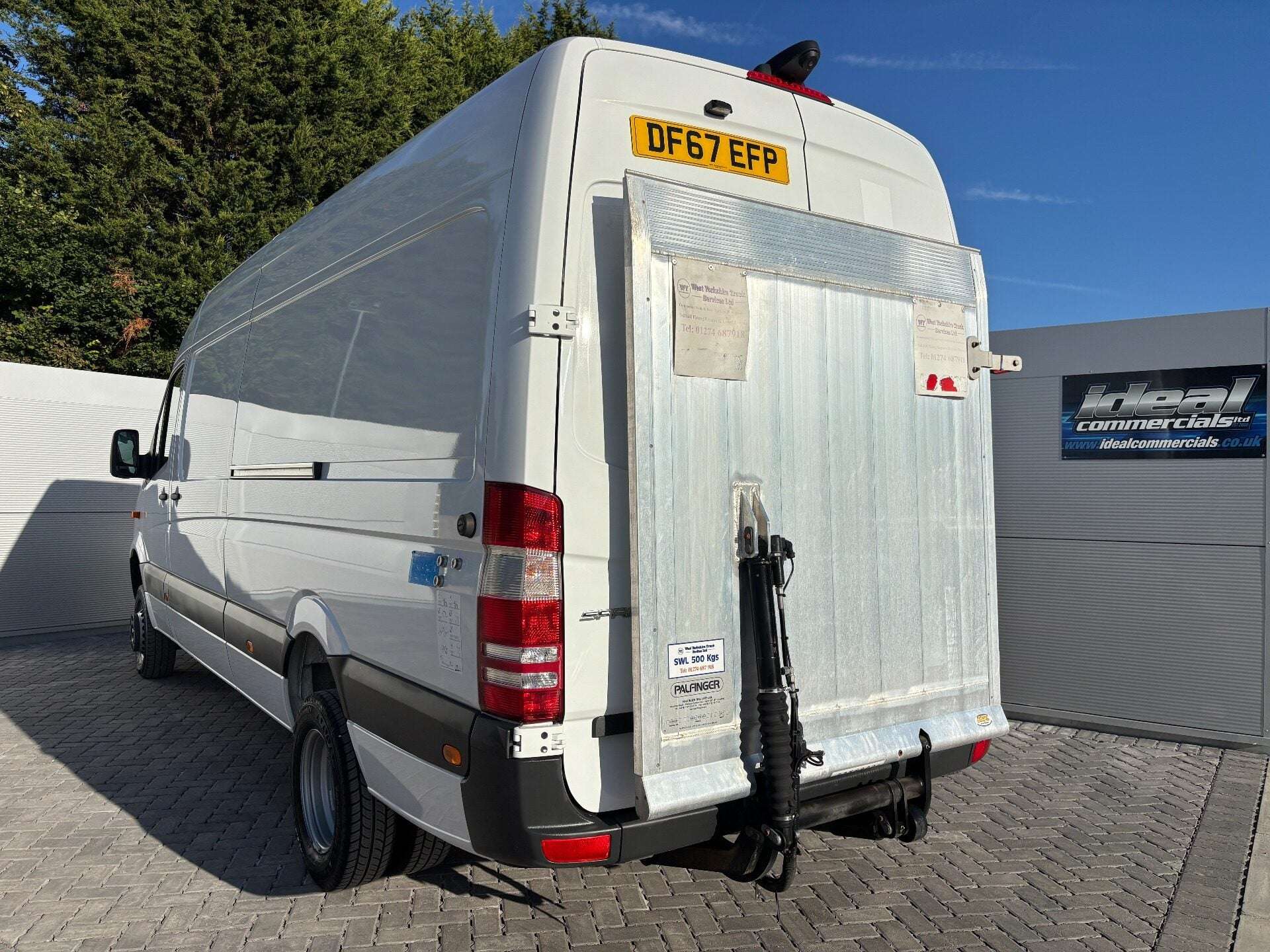 A 2017 MERCEDES-BENZ SPRINTER 516 Cdi 4x4 Lwb Hr Panel Van - Tail Lift / Air Con A 2017 MERCEDES-BENZ SPRINTER 516 Cdi 4x4 Lwb Hr Panel Van - Tail Lift / Air Con