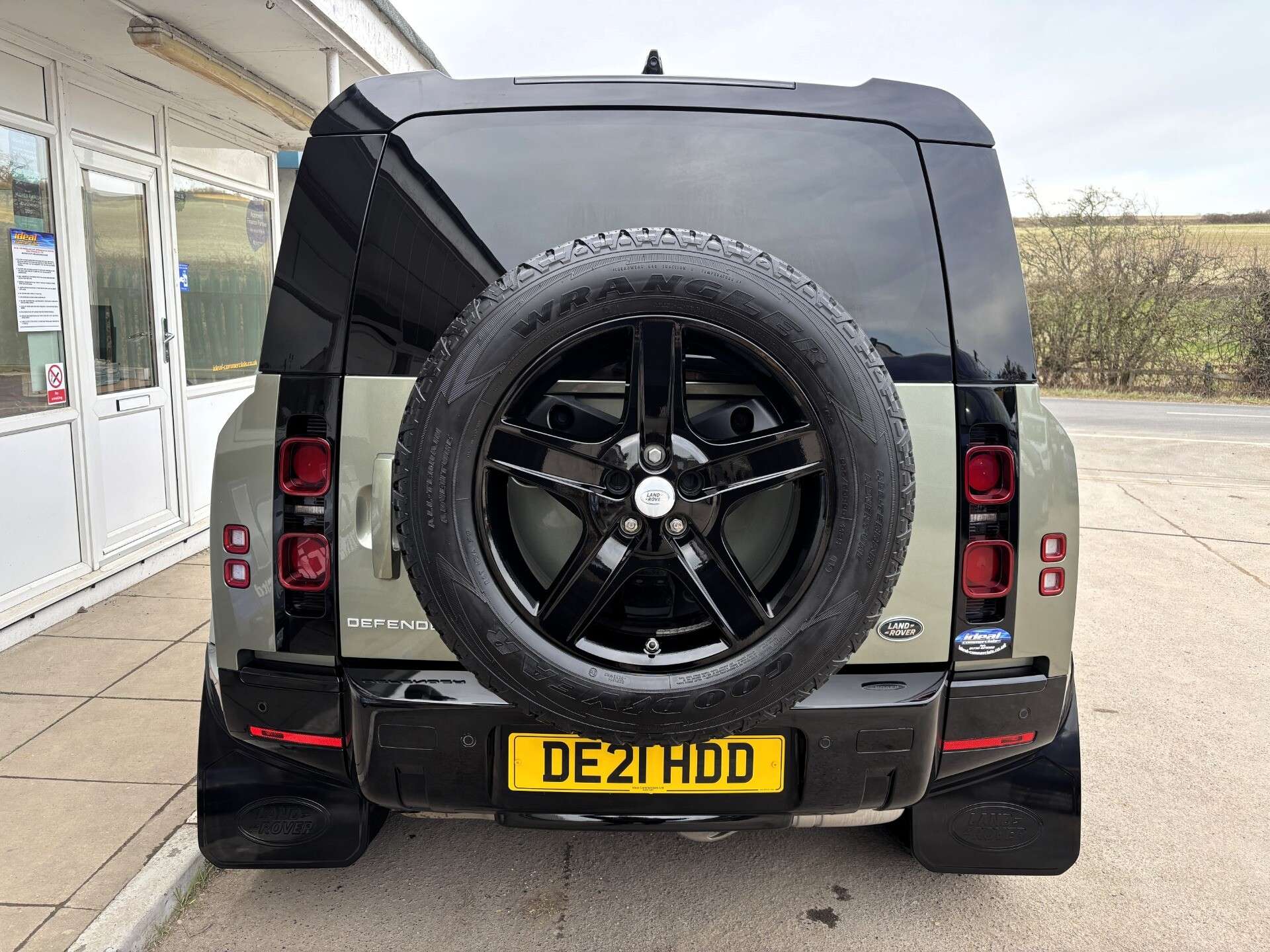 2021 LAND ROVER DEFENDER 110 2021 LAND ROVER DEFENDER 110