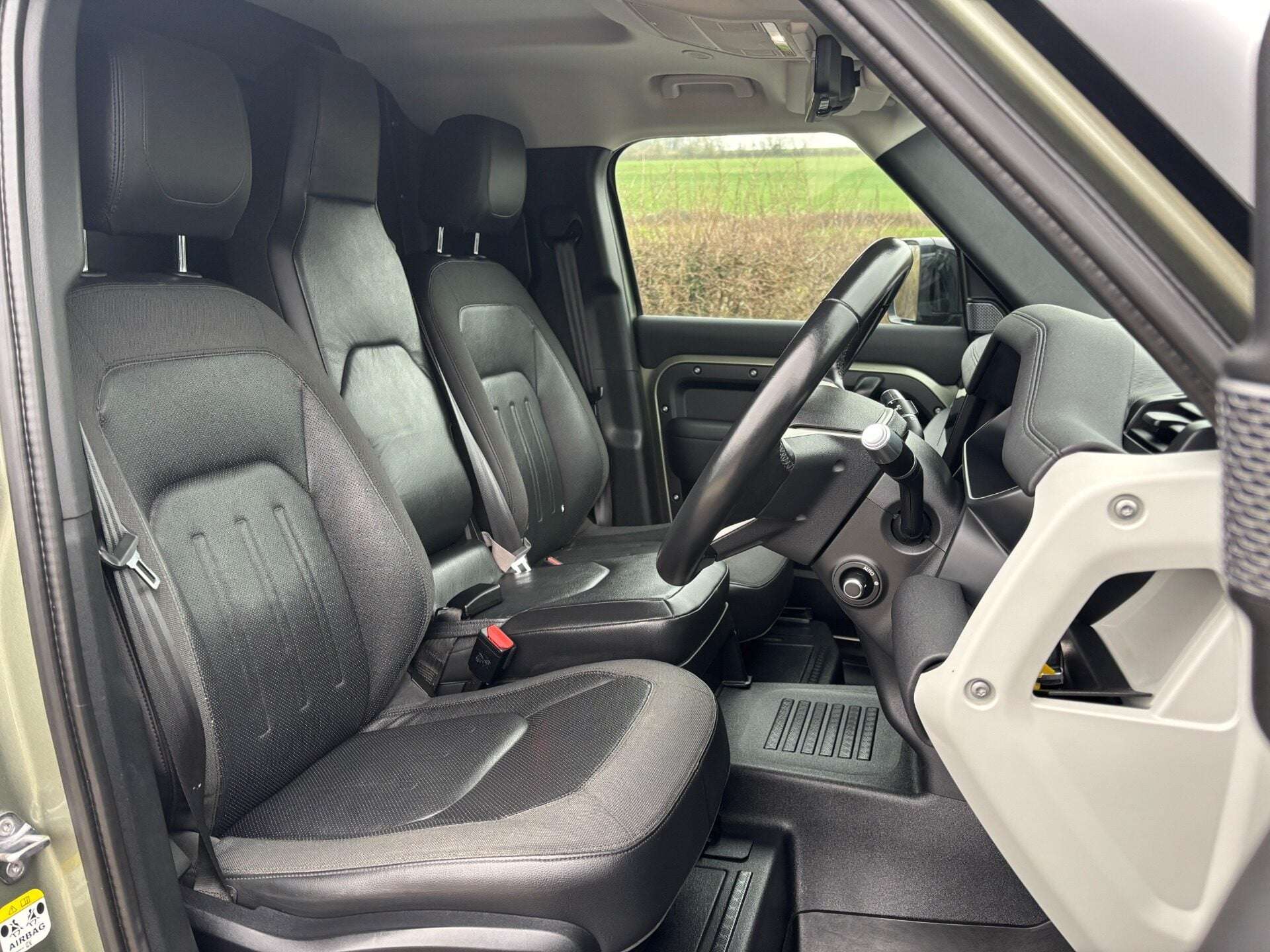 A 2021 LAND ROVER DEFENDER 110 D250 Hard Top SE MHEV - Deployable Towbar A 2021 LAND ROVER DEFENDER 110 D250 Hard Top SE MHEV - Deployable Towbar