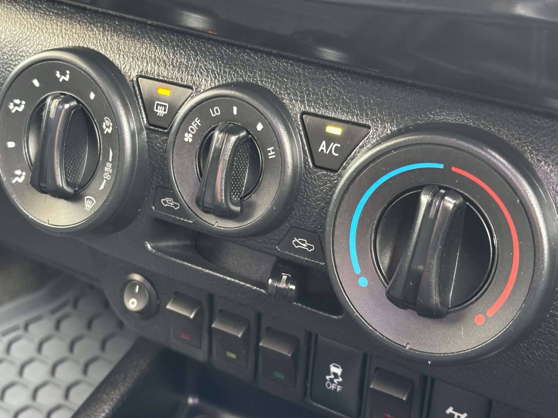 2020 TOYOTA HILUX 2020 TOYOTA HILUX