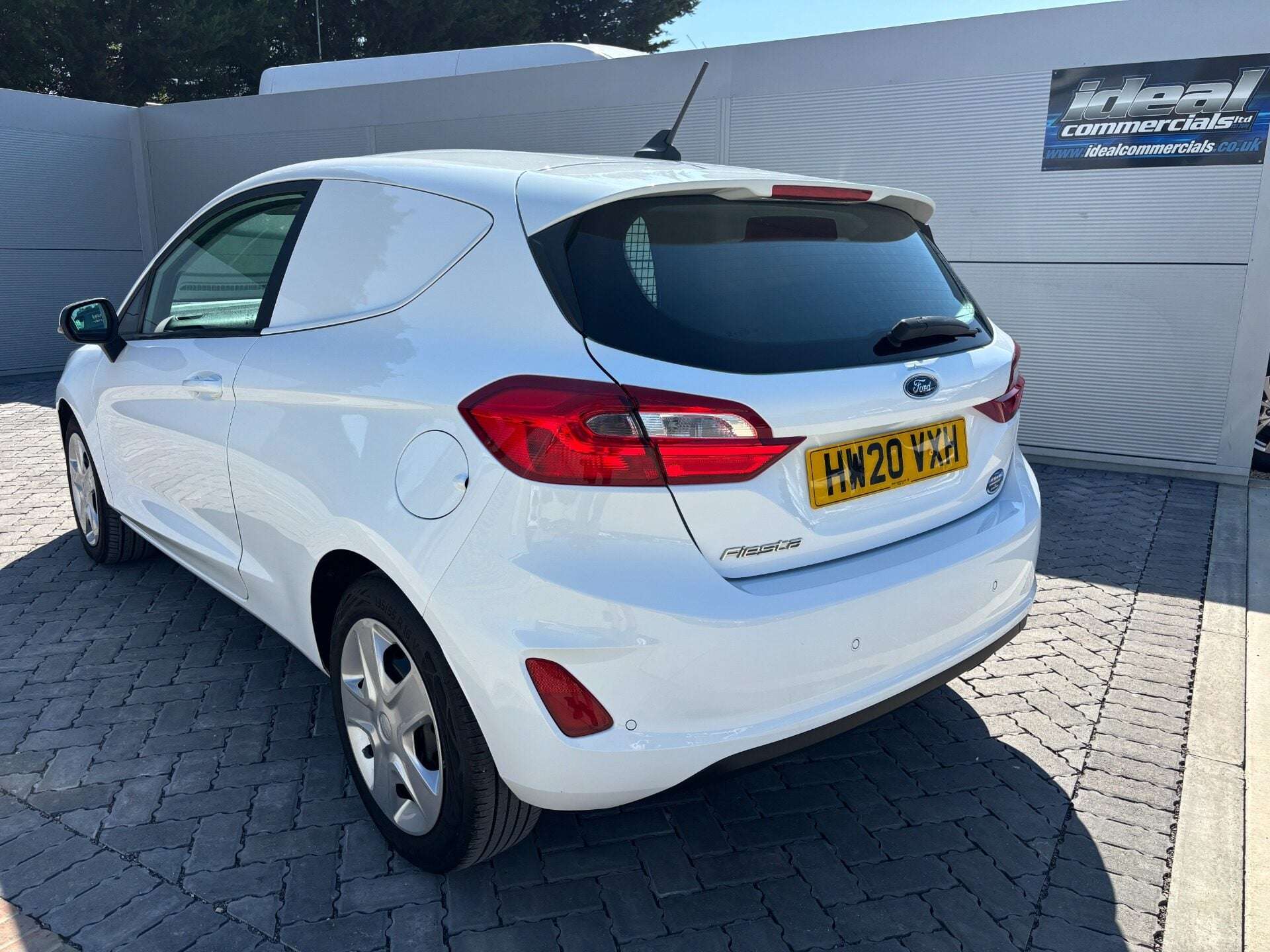 A 2020 FORD FIESTA Base 85 ps Tdci Car Derived Panel Van - Air Con & Sat Nav A 2020 FORD FIESTA Base 85 ps Tdci Car Derived Panel Van - Air Con & Sat Nav