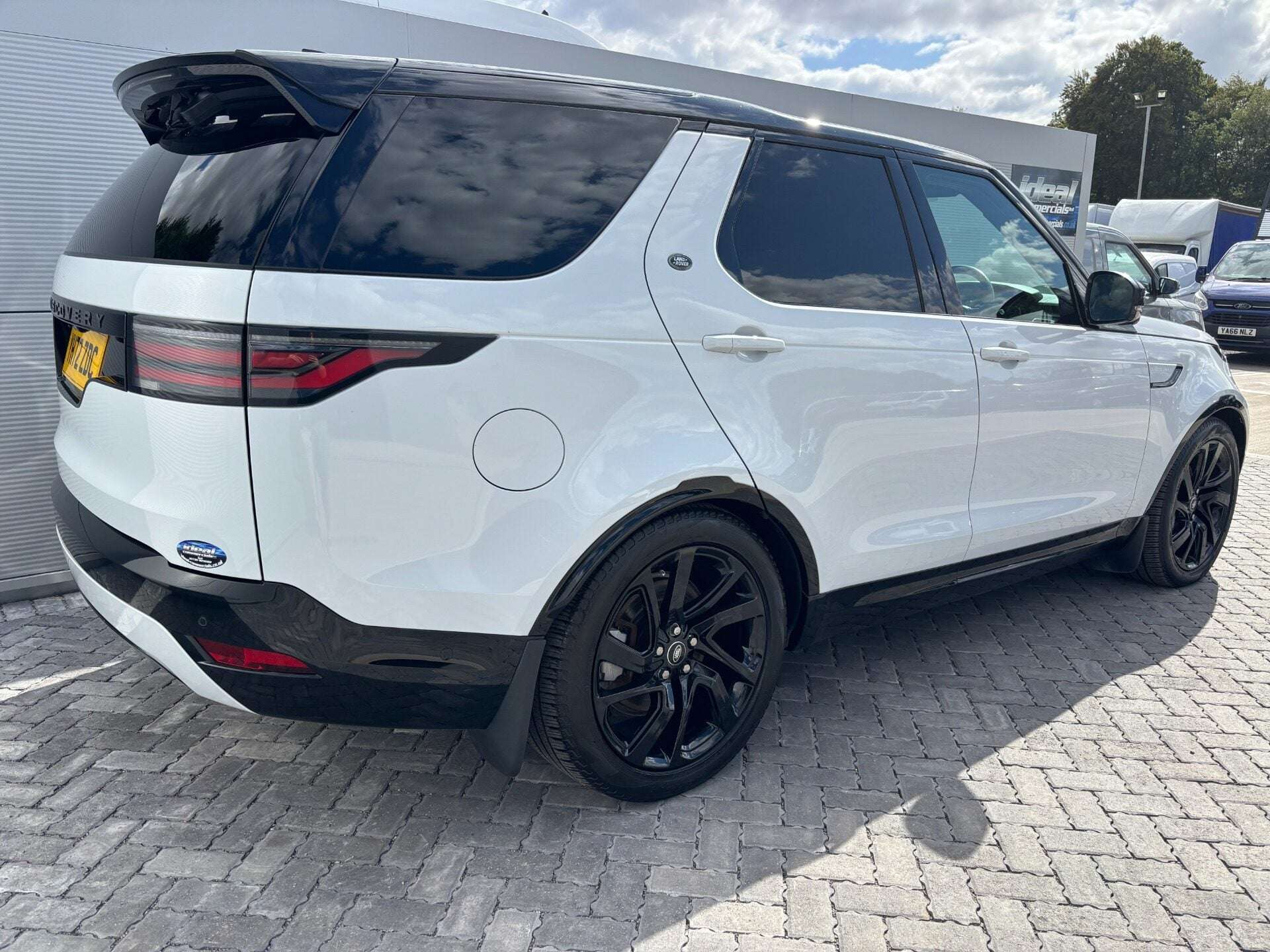 A 2023 LAND ROVER DISCOVERY D300 R-Dynamic HSE MHEV Panel Van A 2023 LAND ROVER DISCOVERY D300 R-Dynamic HSE MHEV Panel Van
