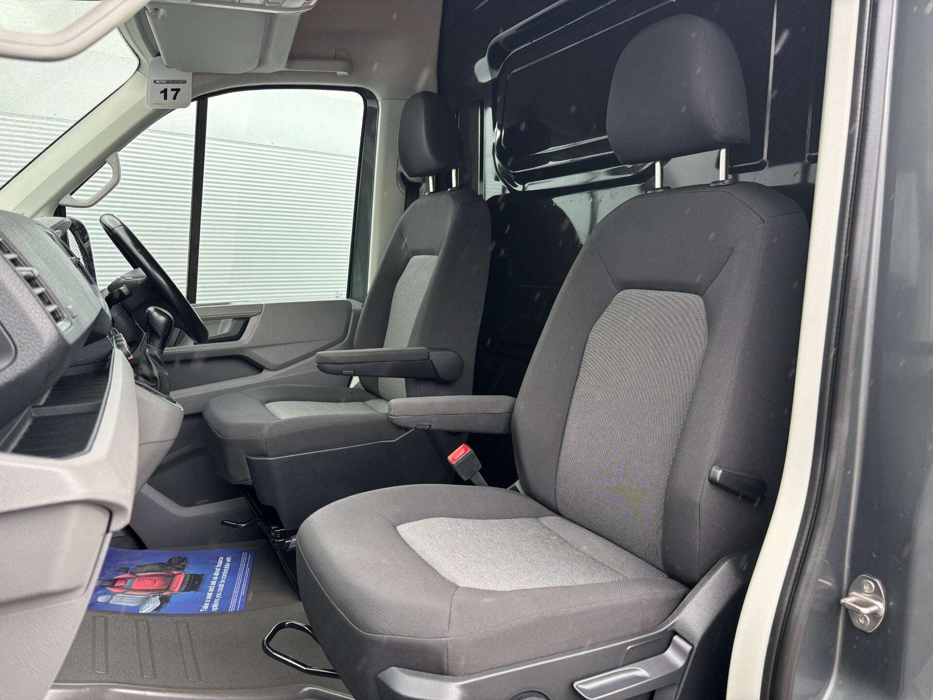 A 2023 VOLKSWAGEN CRAFTER CR35 177 ps Tdi Trendline 4Motion DSG Panel Van - Diff Lock A 2023 VOLKSWAGEN CRAFTER CR35 177 ps Tdi Trendline 4Motion DSG Panel Van - Diff Lock