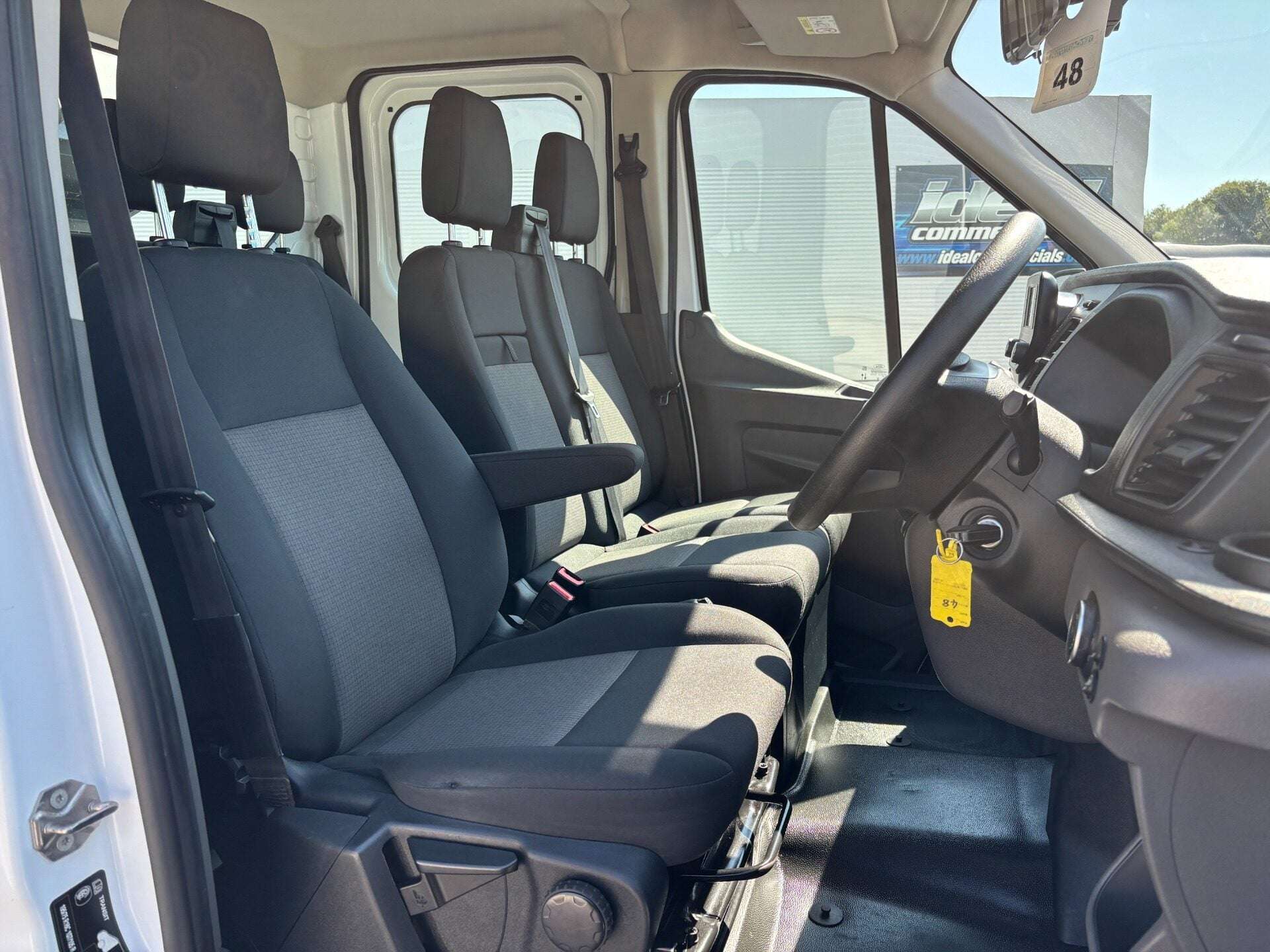 A 2022 FORD TRANSIT 350 Drw L3 130 ps Crew Cab Tipper - Air Con A 2022 FORD TRANSIT 350 Drw L3 130 ps Crew Cab Tipper - Air Con