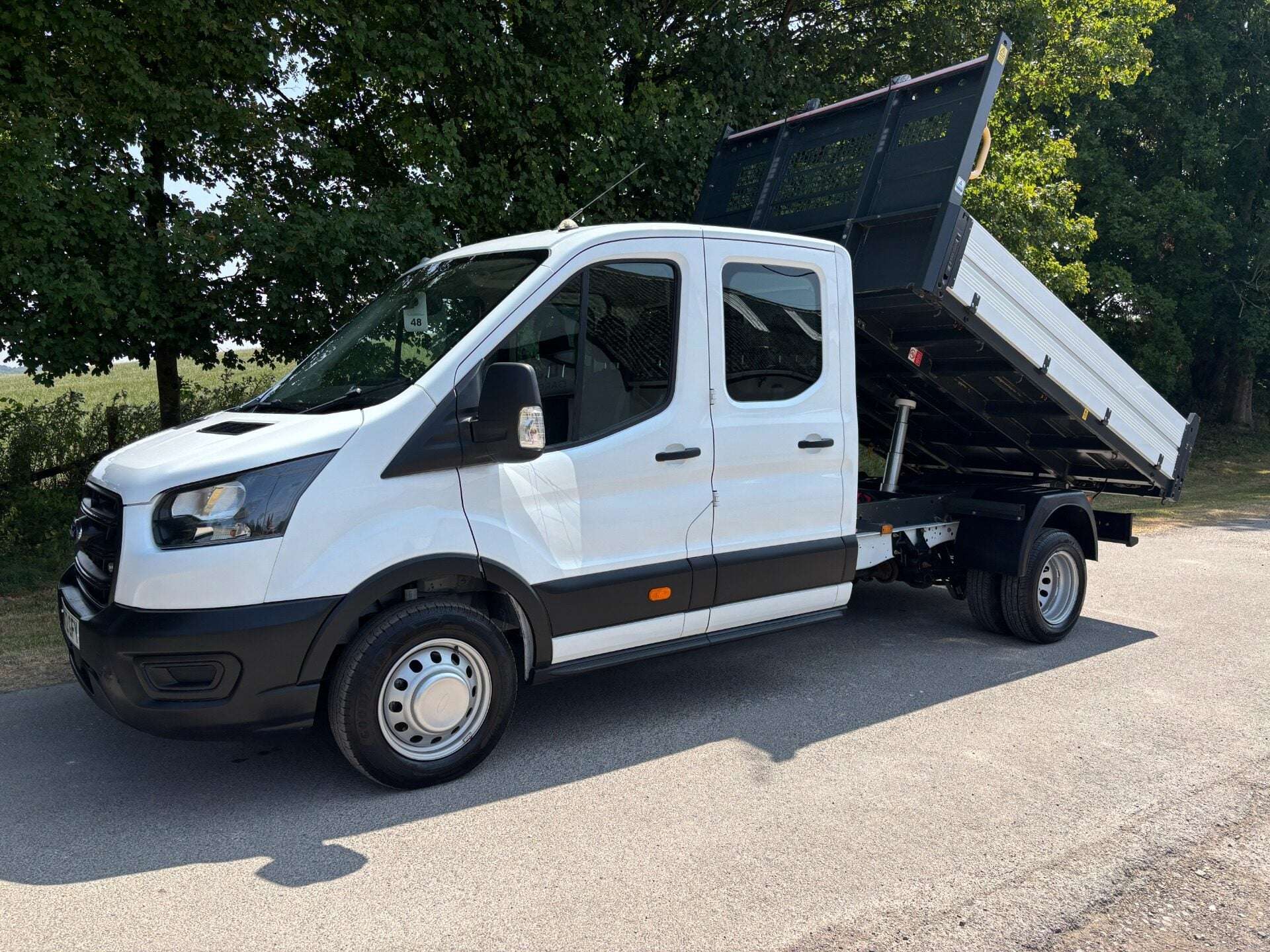 A 2022 FORD TRANSIT 350 Drw L3 130 ps Crew Cab Tipper - Air Con A 2022 FORD TRANSIT 350 Drw L3 130 ps Crew Cab Tipper - Air Con