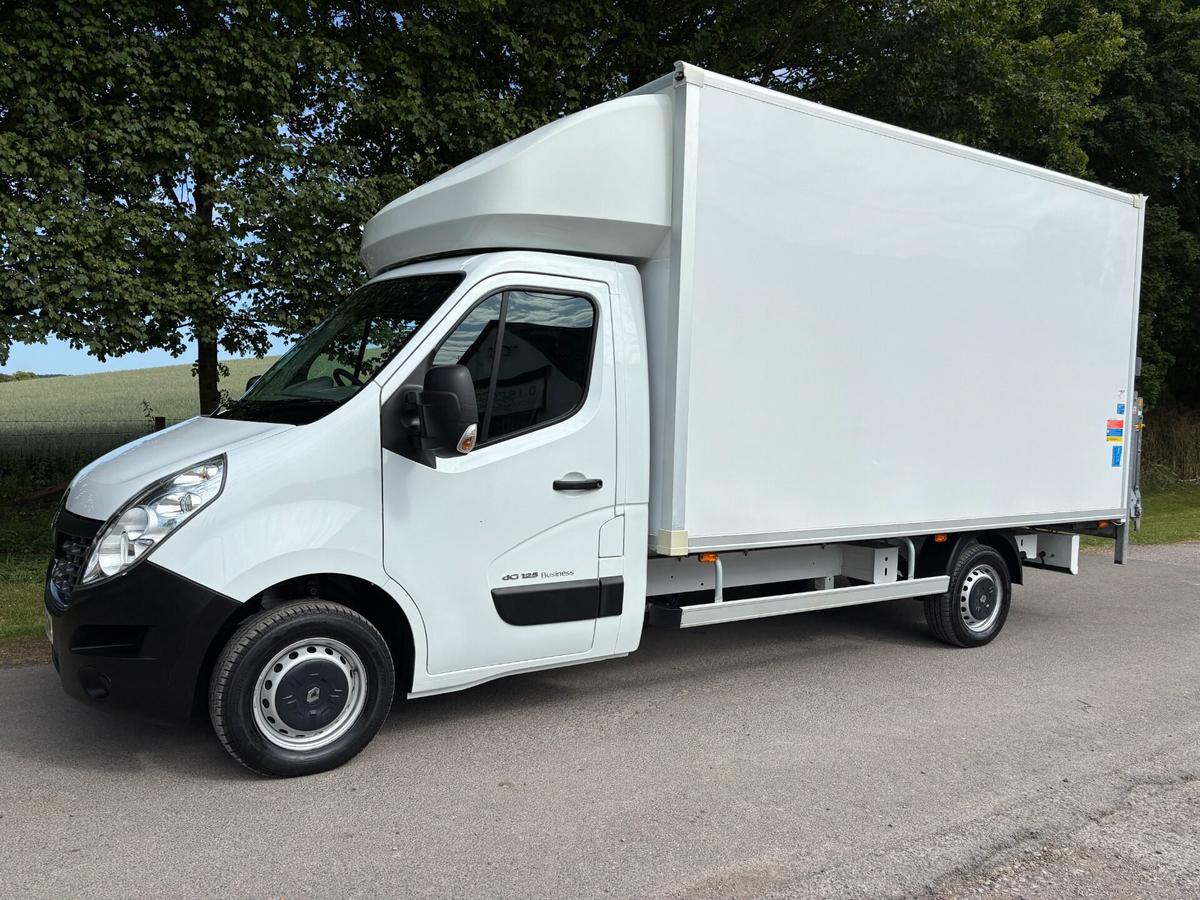 Check out this Renault Master 2015 Diesel Manual