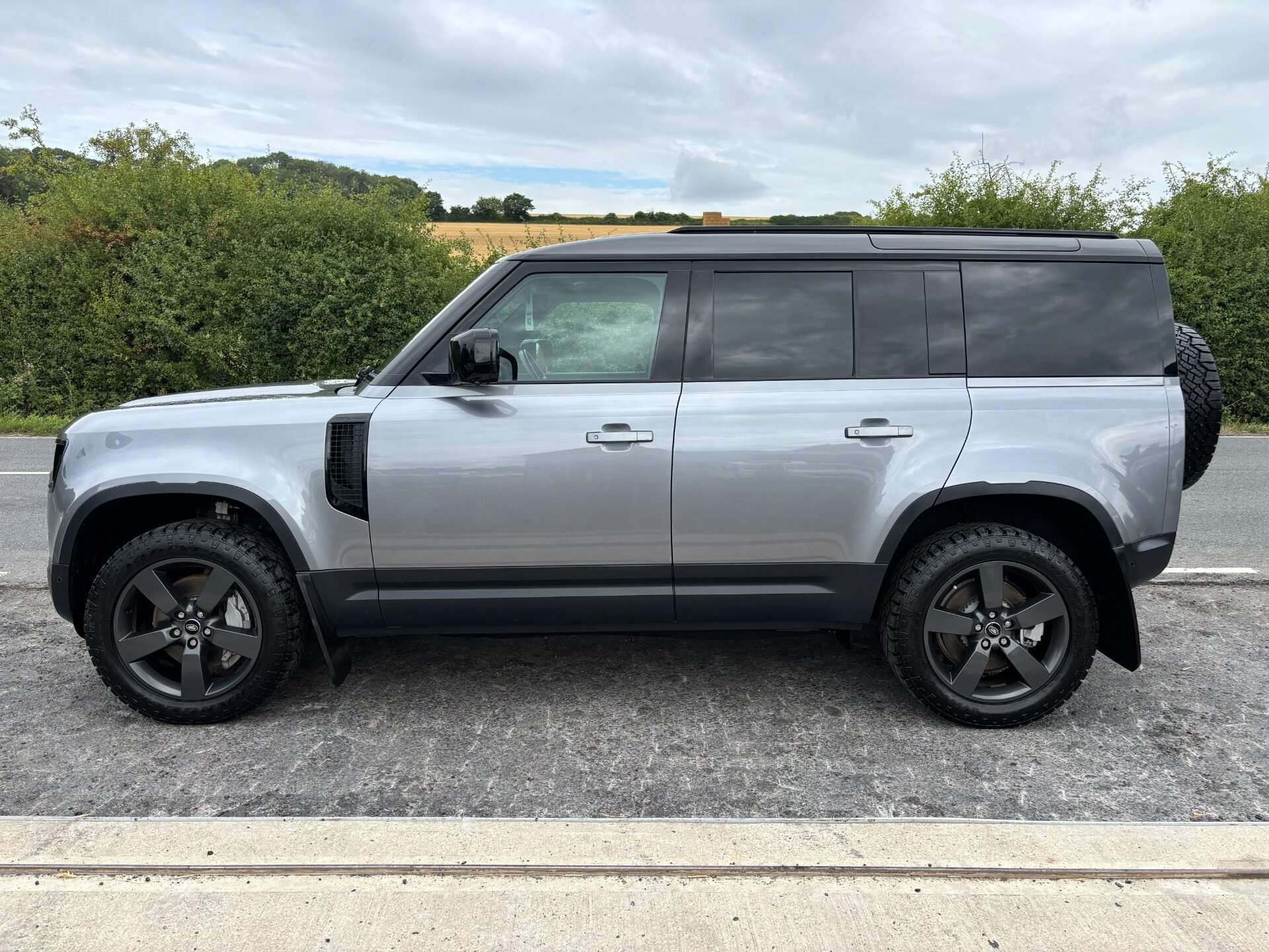 2022 LAND ROVER DEFENDER 110 2022 LAND ROVER DEFENDER 110