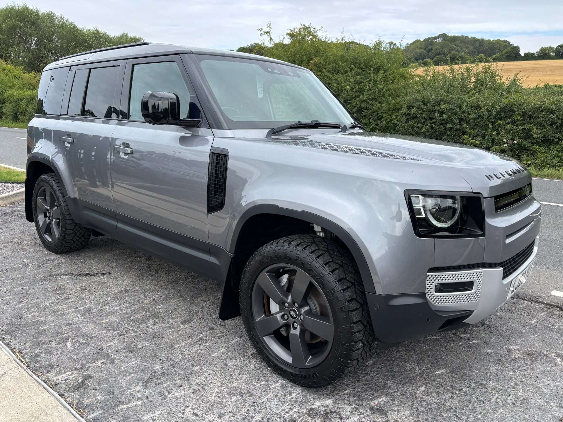 2022 LAND ROVER DEFENDER 110 2022 LAND ROVER DEFENDER 110