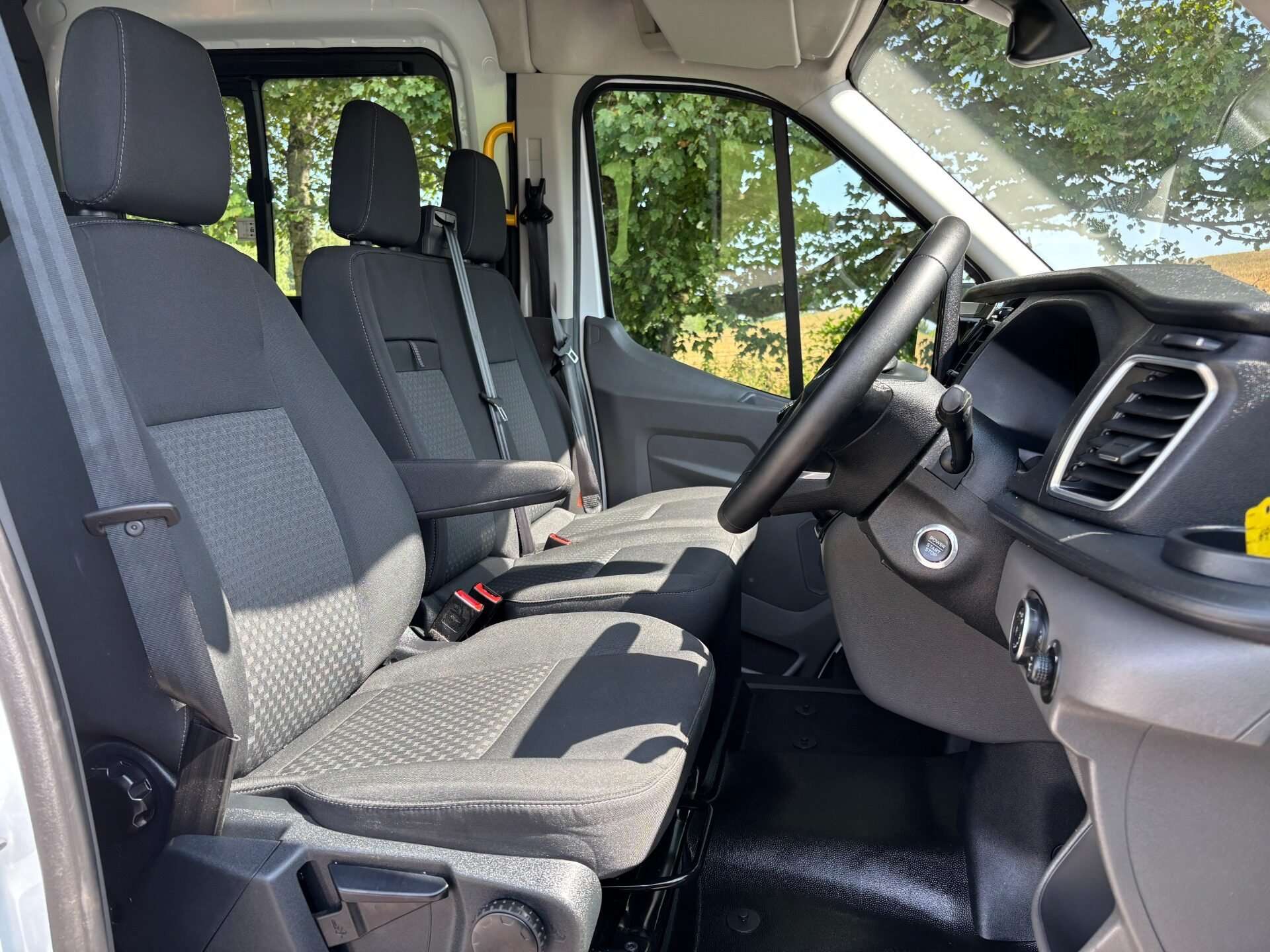 A 2024 FORD TRANSIT 350 L3 H2 130 ps Trend Double Cab in Van - Air Con A 2024 FORD TRANSIT 350 L3 H2 130 ps Trend Double Cab in Van - Air Con