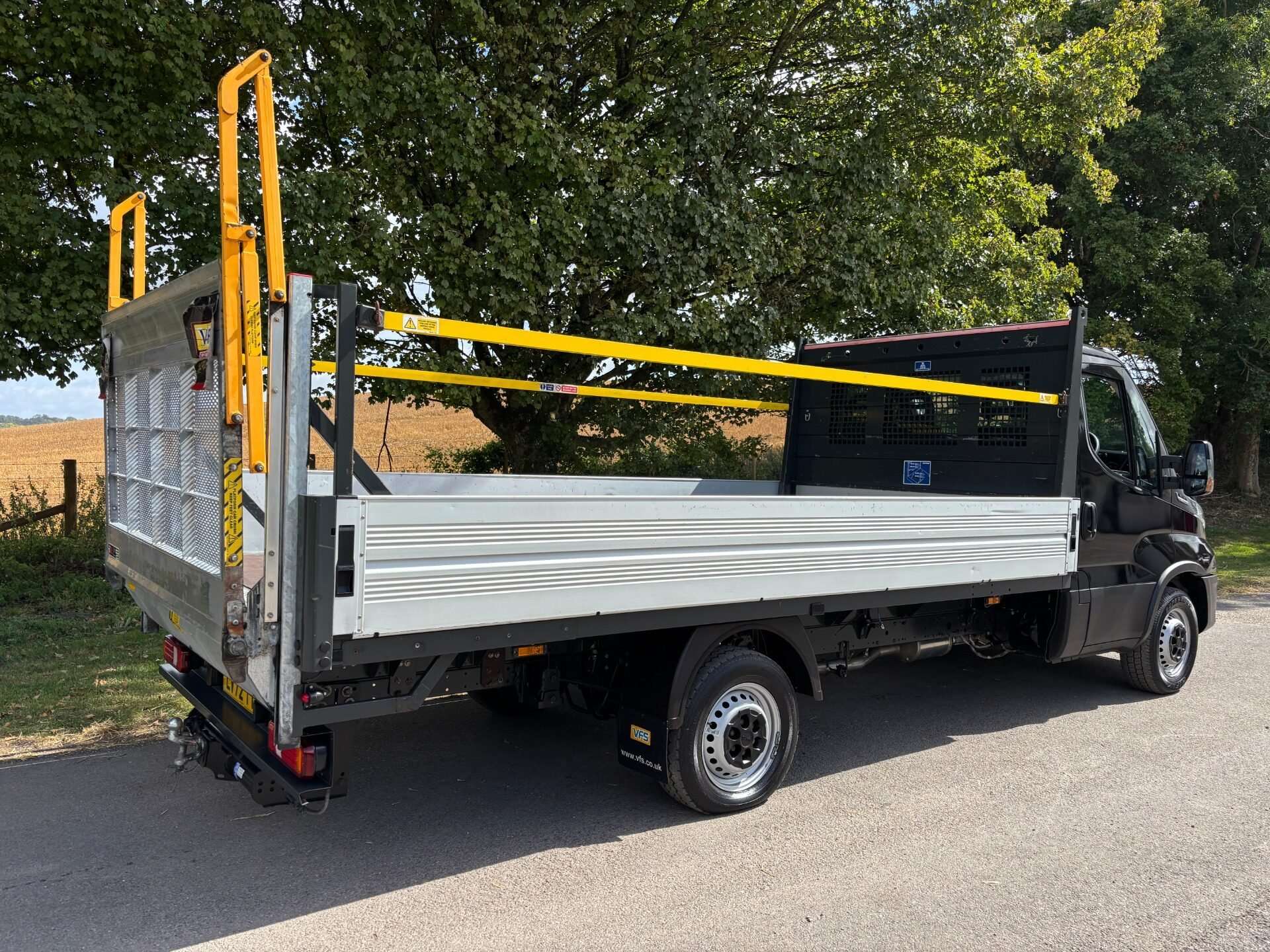 A 2023 IVECO DAILY 35S16H Automatic Dropside Truck with Tail Lift A 2023 IVECO DAILY 35S16H Automatic Dropside Truck with Tail Lift