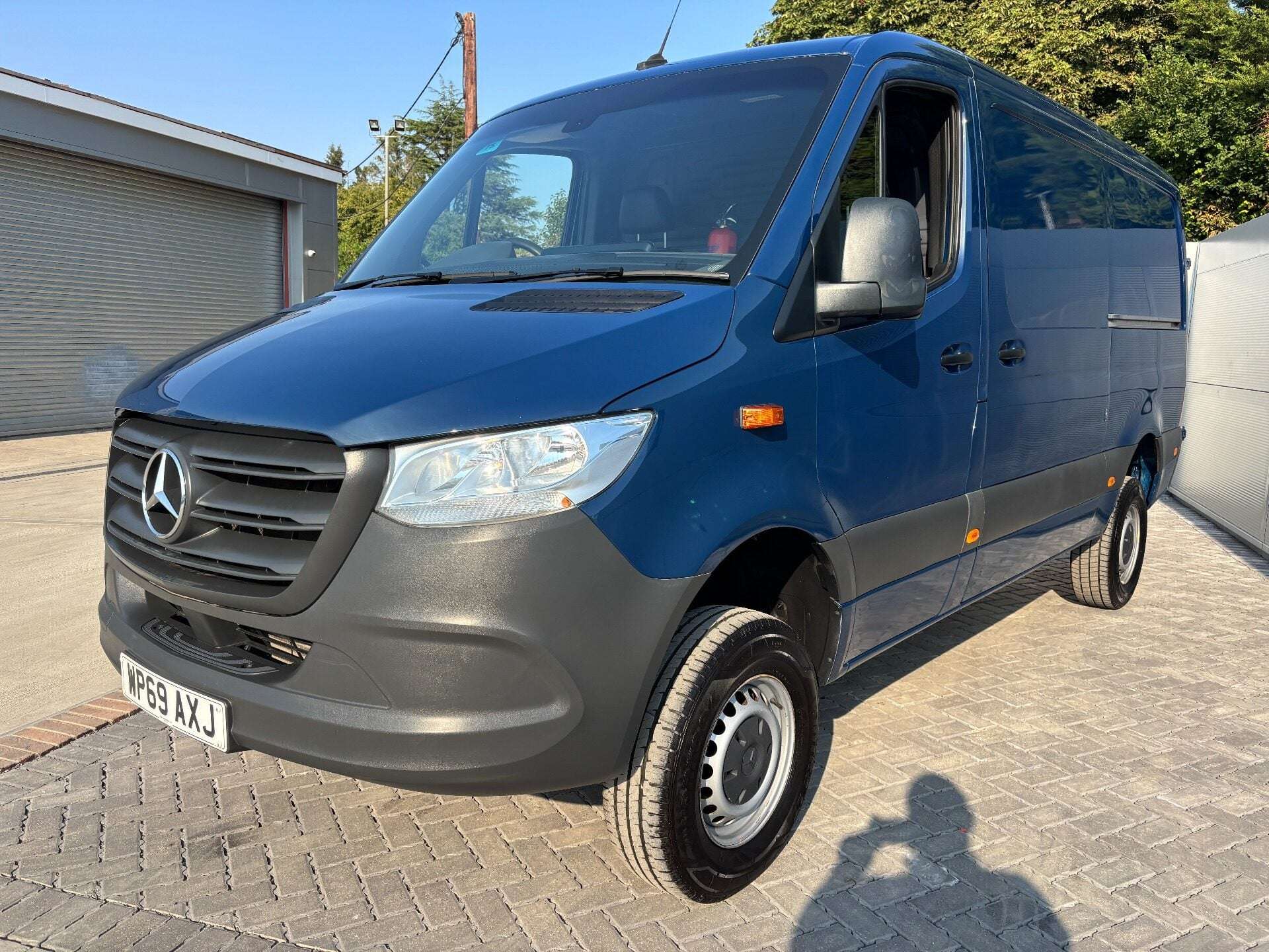 A 2019 MERCEDES-BENZ SPRINTER 316 Cdi Mwb Lr 4x4 Panel Van - Diff Lock / Low Range / Rear Camera A 2019 MERCEDES-BENZ SPRINTER 316 Cdi Mwb Lr 4x4 Panel Van - Diff Lock / Low Range / Rear Camera