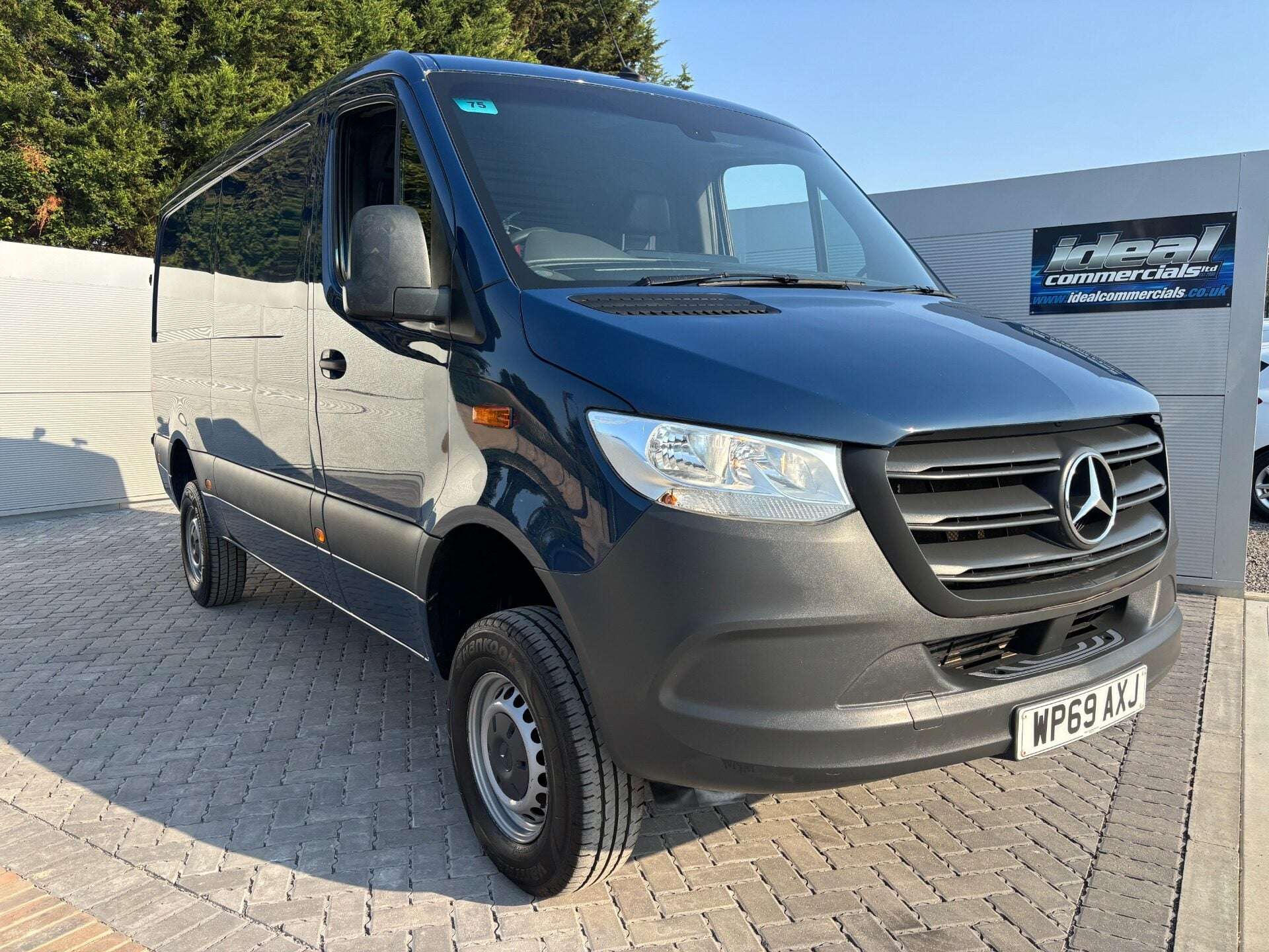 A 2019 MERCEDES-BENZ SPRINTER 316 Cdi Mwb Lr 4x4 Panel Van - Diff Lock / Low Range / Rear Camera A 2019 MERCEDES-BENZ SPRINTER 316 Cdi Mwb Lr 4x4 Panel Van - Diff Lock / Low Range / Rear Camera