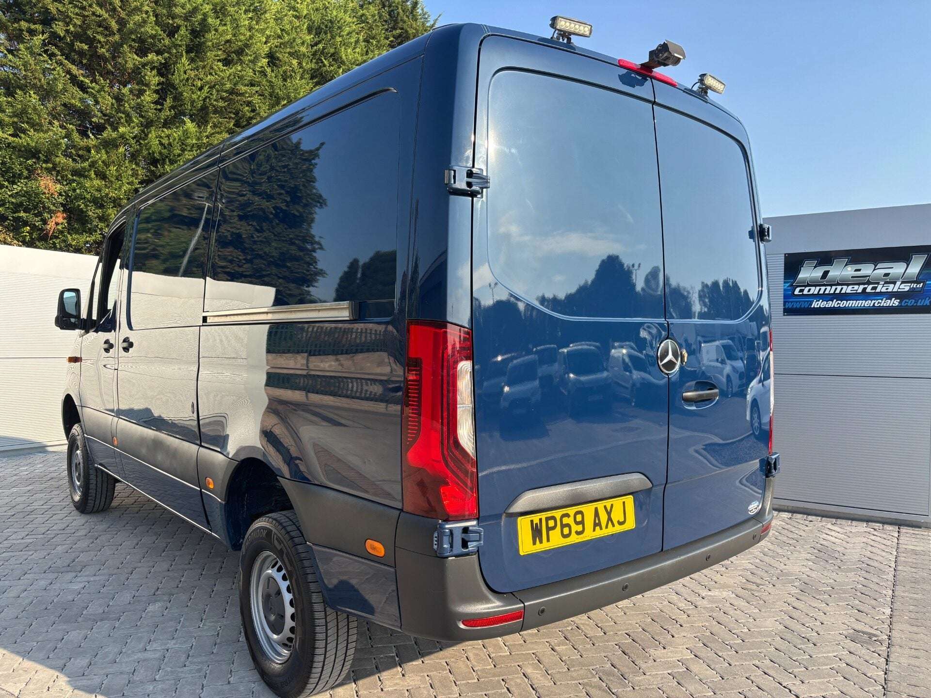 A 2019 MERCEDES-BENZ SPRINTER 316 Cdi Mwb Lr 4x4 Panel Van - Diff Lock / Low Range / Rear Camera A 2019 MERCEDES-BENZ SPRINTER 316 Cdi Mwb Lr 4x4 Panel Van - Diff Lock / Low Range / Rear Camera