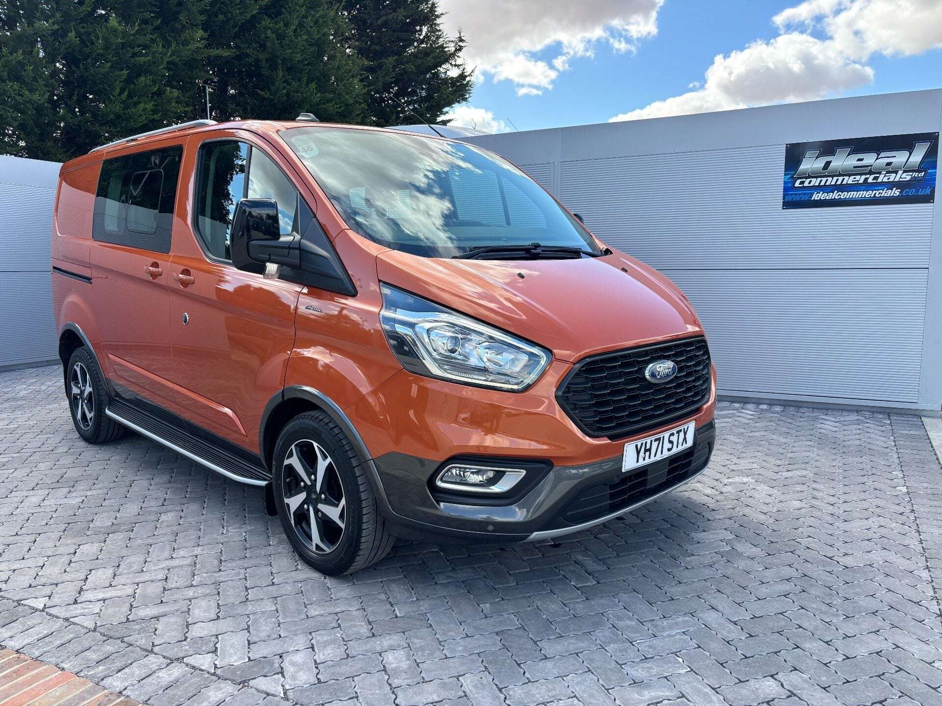 A 2021 FORD TRANSIT CUSTOM 320 L1 170ps Active MLSD DCIV - Sat Nav / Tailgate / Adaptive Cruise A 2021 FORD TRANSIT CUSTOM 320 L1 170ps Active MLSD DCIV - Sat Nav / Tailgate / Adaptive Cruise