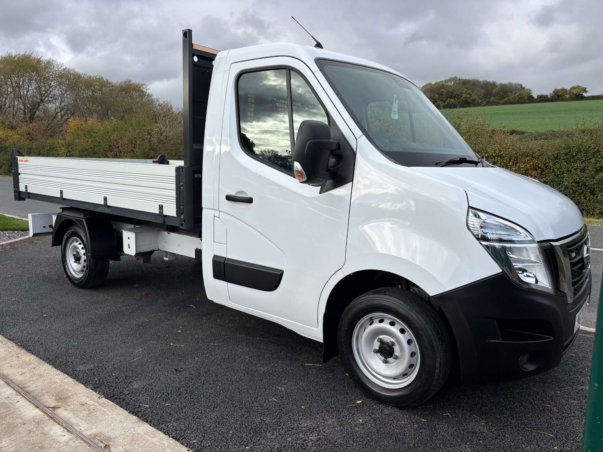 2021 NISSAN NV400 2021 NISSAN NV400