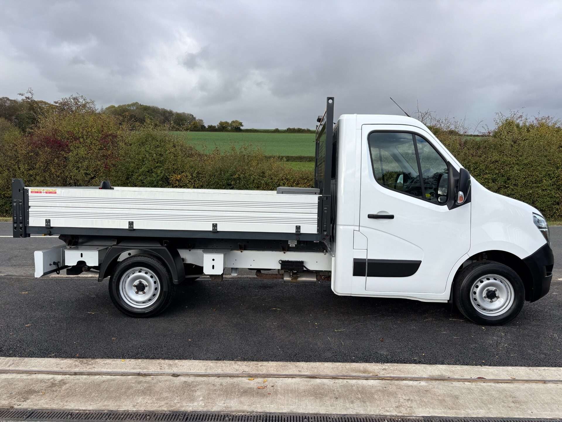 2021 NISSAN NV400 2021 NISSAN NV400