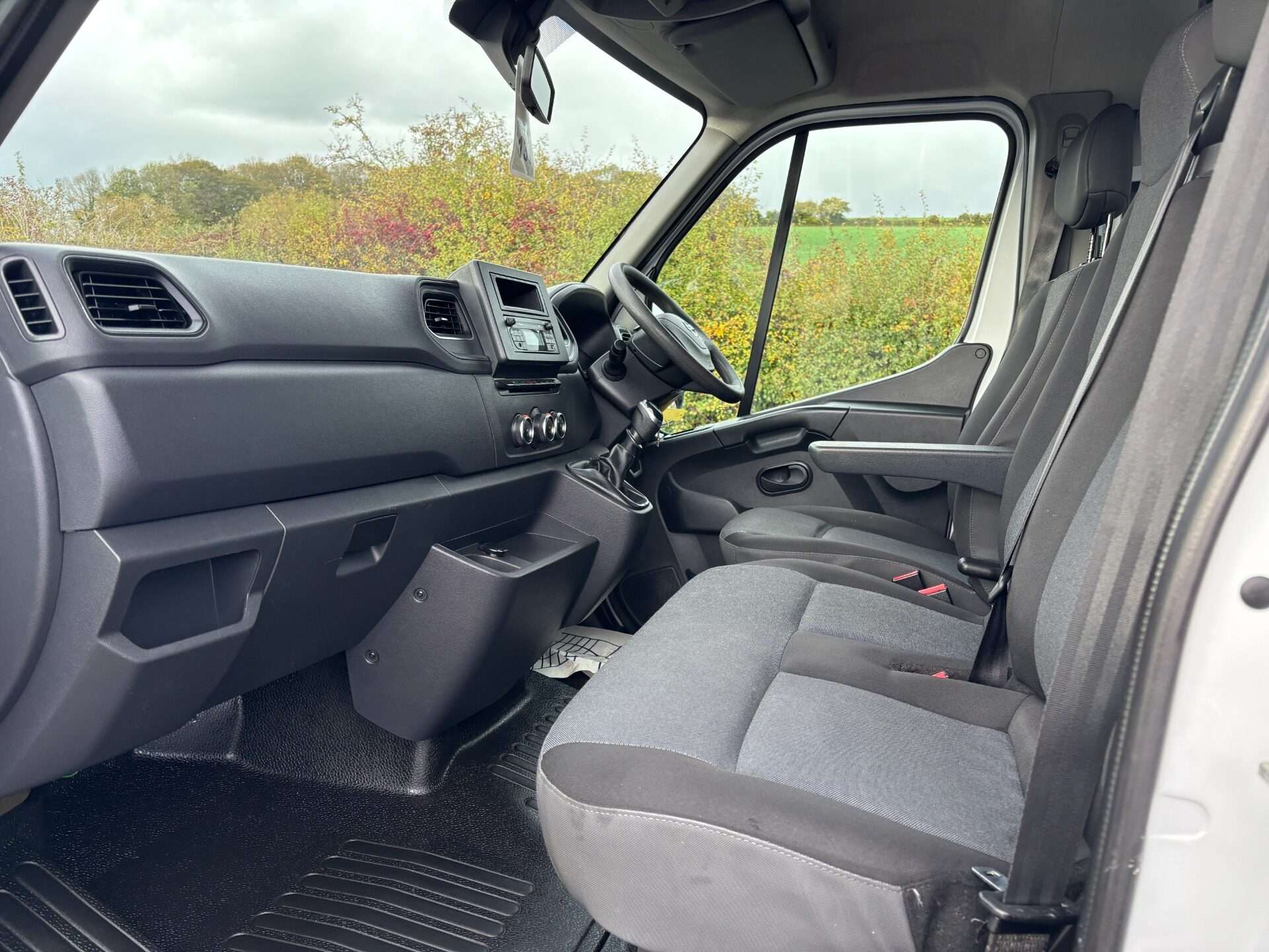 2021 NISSAN NV400 2021 NISSAN NV400