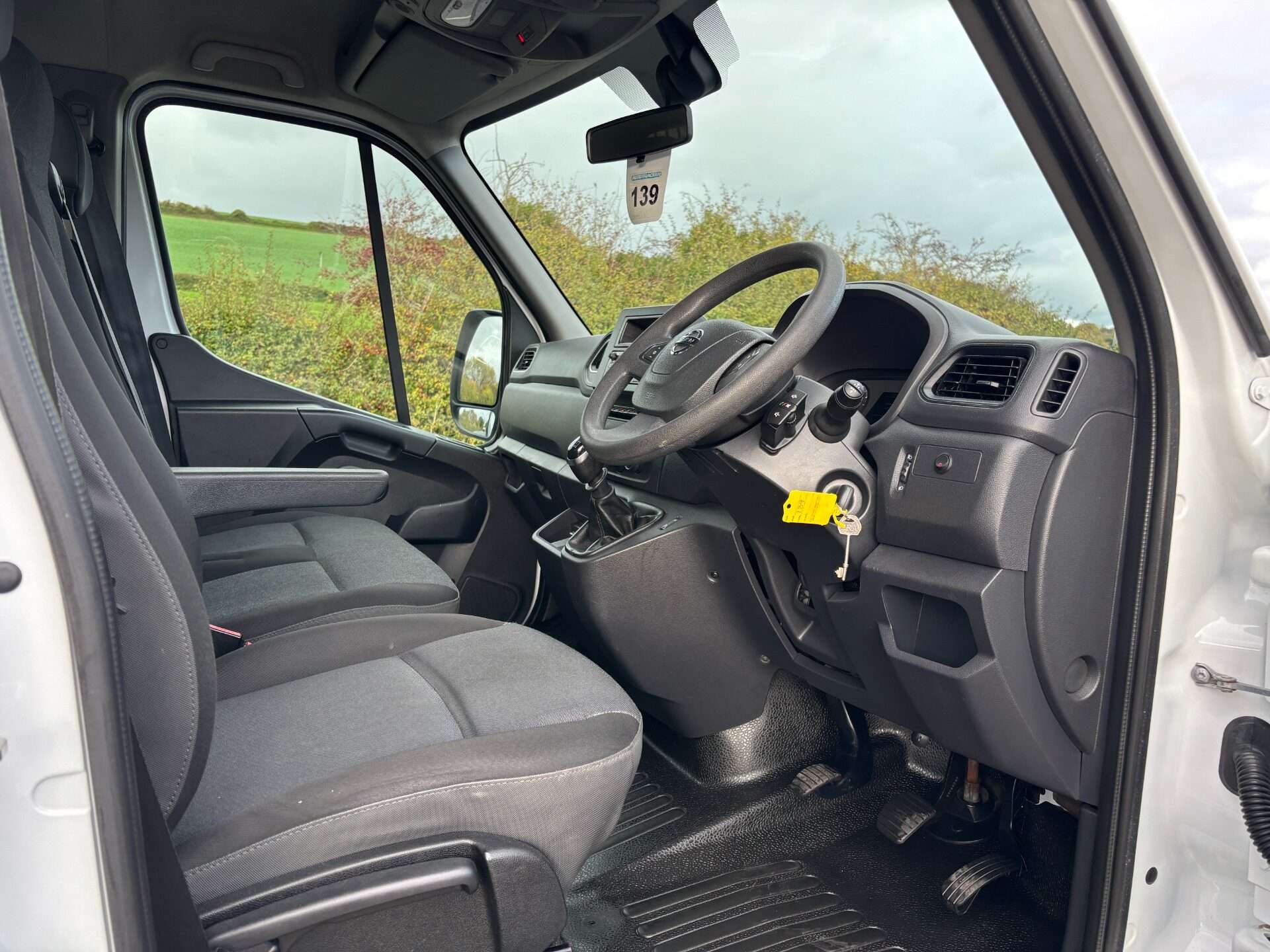 2021 NISSAN NV400 2021 NISSAN NV400