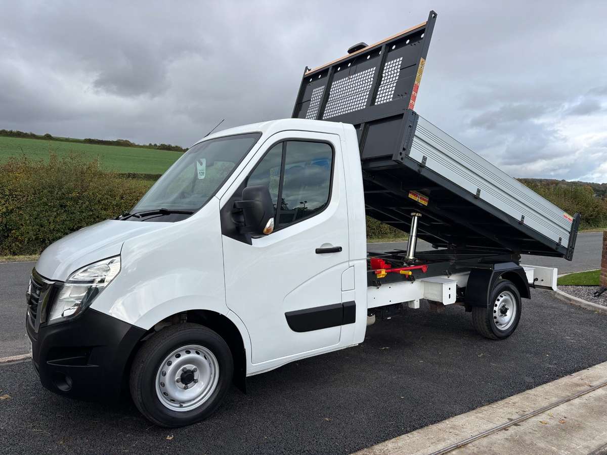 Check out this Nissan Nv400 2021 Diesel Manual