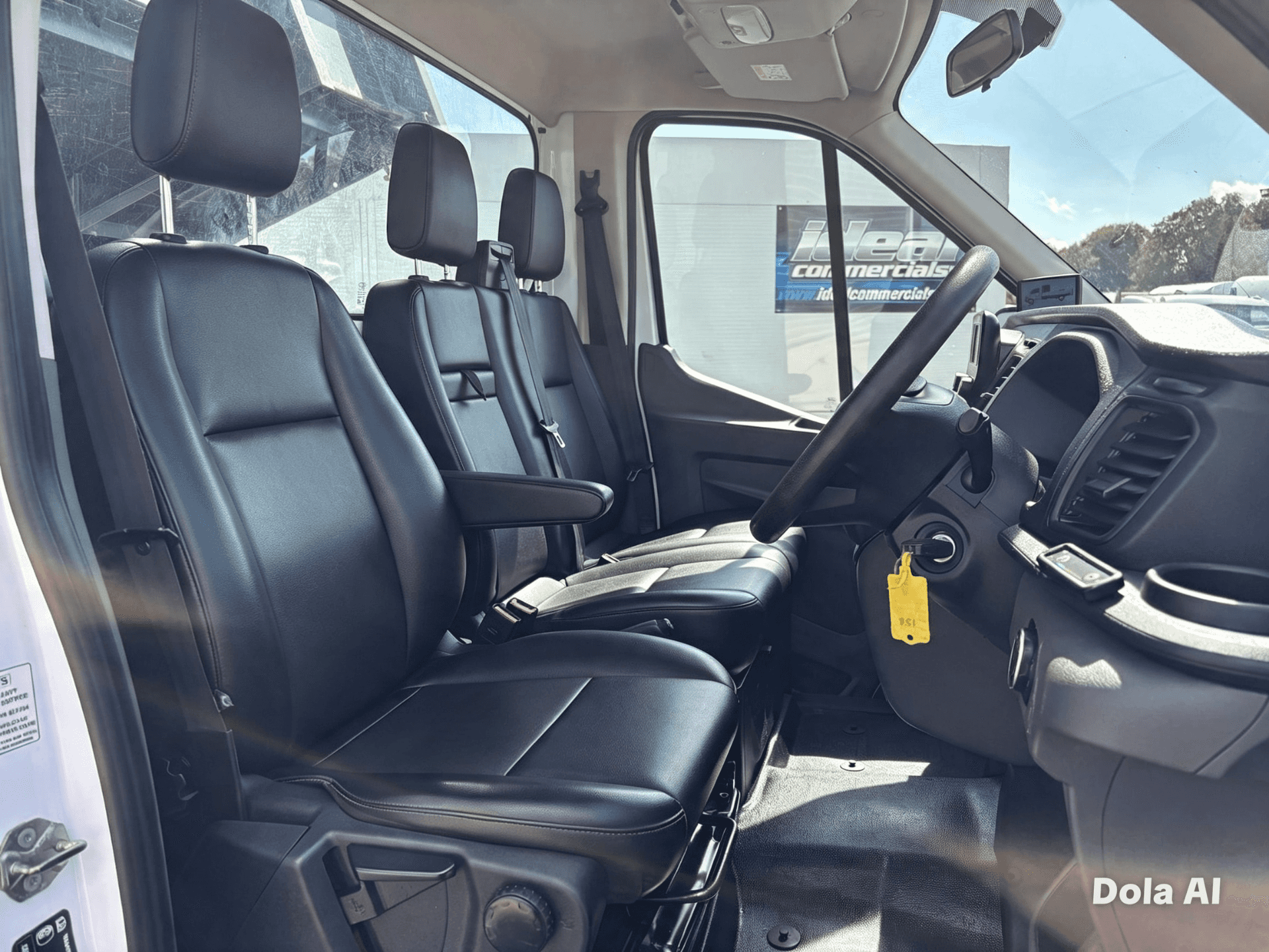 A 2020 FORD TRANSIT 350 Srw L2 130 ps Single Cab Tipper - Air Con / Tow Axle / Rear Camera A 2020 FORD TRANSIT 350 Srw L2 130 ps Single Cab Tipper - Air Con / Tow Axle / Rear Camera
