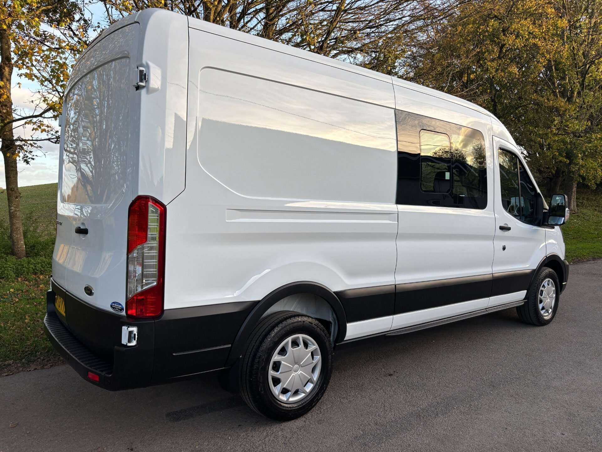 A 2024 FORD TRANSIT 350 L3 H2 130 ps Trend Double Cab in Van - Air Con A 2024 FORD TRANSIT 350 L3 H2 130 ps Trend Double Cab in Van - Air Con