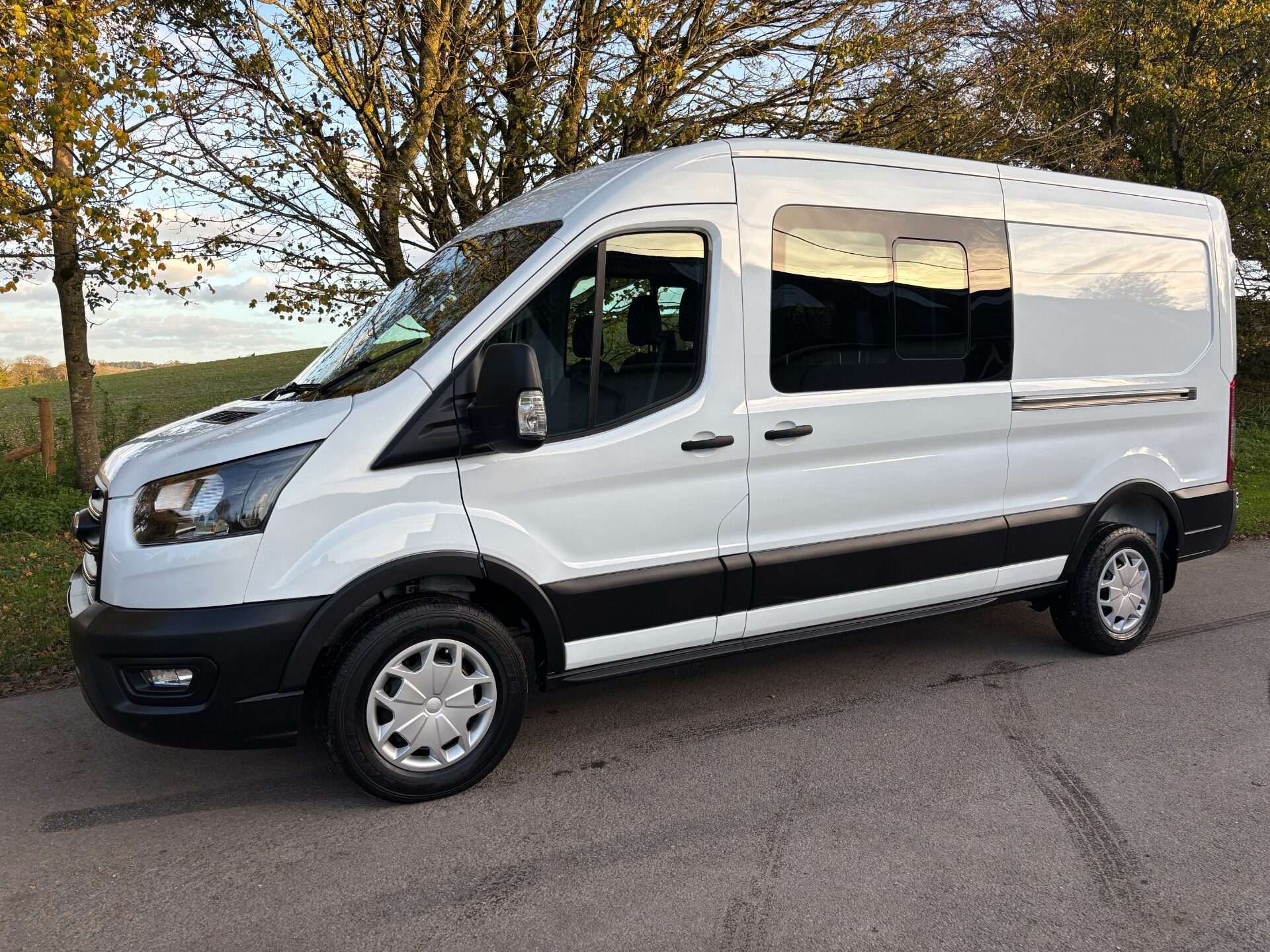 A 2024 FORD TRANSIT 350 L3 H2 130 ps Trend Double Cab in Van - Air Con A 2024 FORD TRANSIT 350 L3 H2 130 ps Trend Double Cab in Van - Air Con