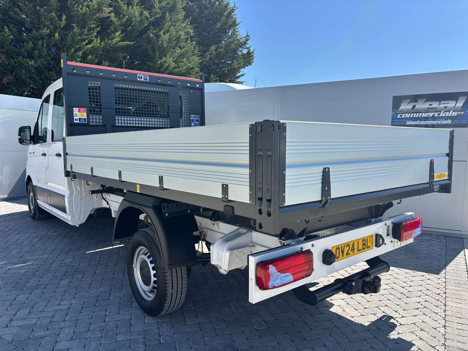 A 2024 MAN TGE 3.180 DSG 4Motion Crew Cab Tipper - Air Con / LED Headlights A 2024 MAN TGE 3.180 DSG 4Motion Crew Cab Tipper - Air Con / LED Headlights