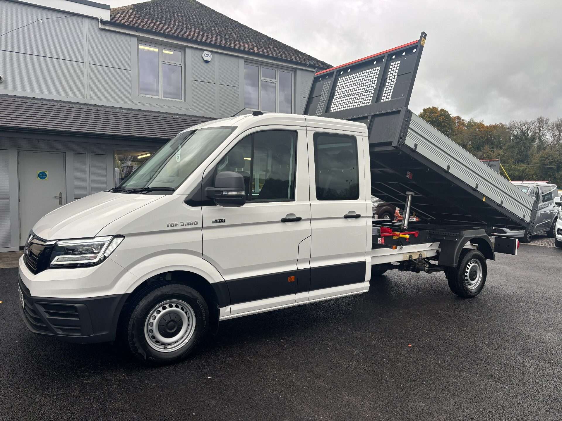 A 2024 MAN TGE 3.180 DSG 4Motion Crew Cab Tipper - Air Con / LED Headlights A 2024 MAN TGE 3.180 DSG 4Motion Crew Cab Tipper - Air Con / LED Headlights