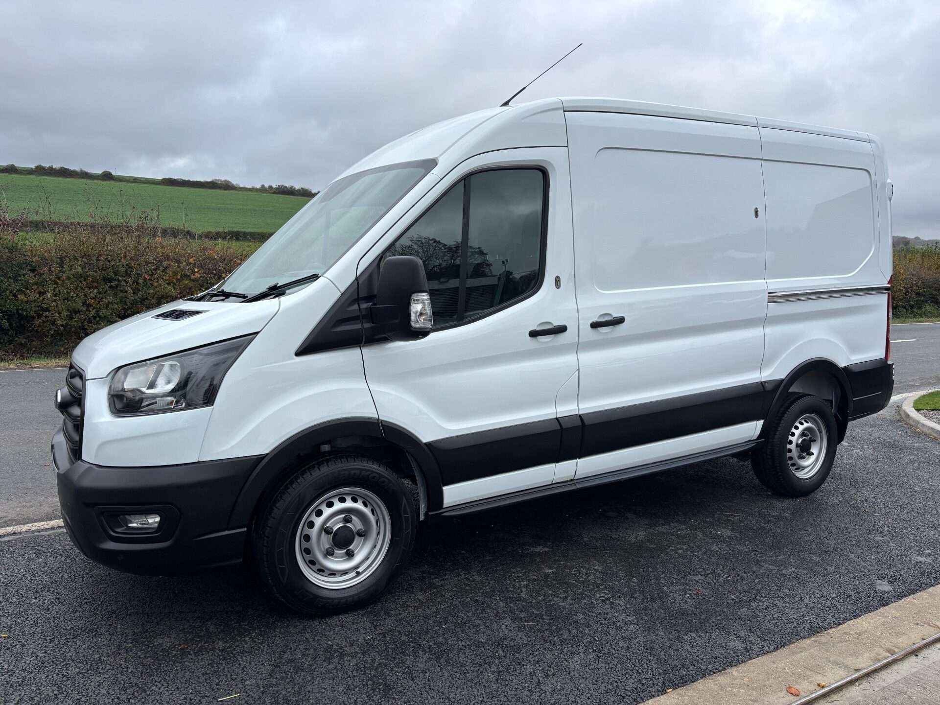A 2020 FORD TRANSIT 330 L2 H2 Leader Panel Van - Air Con / F&R Sensors A 2020 FORD TRANSIT 330 L2 H2 Leader Panel Van - Air Con / F&R Sensors
