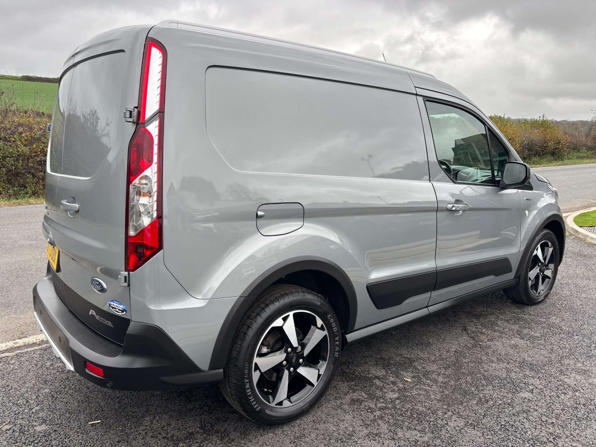 A 2023 FORD TRANSIT CONNECT 250 Active L1 100 ps Panel Van - Sat Nav / Climate Control A 2023 FORD TRANSIT CONNECT 250 Active L1 100 ps Panel Van - Sat Nav / Climate Control