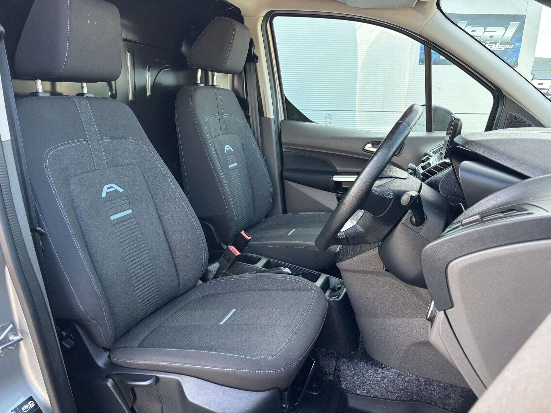 A 2023 FORD TRANSIT CONNECT 250 Active L1 100 ps Panel Van - Sat Nav / Climate Control A 2023 FORD TRANSIT CONNECT 250 Active L1 100 ps Panel Van - Sat Nav / Climate Control