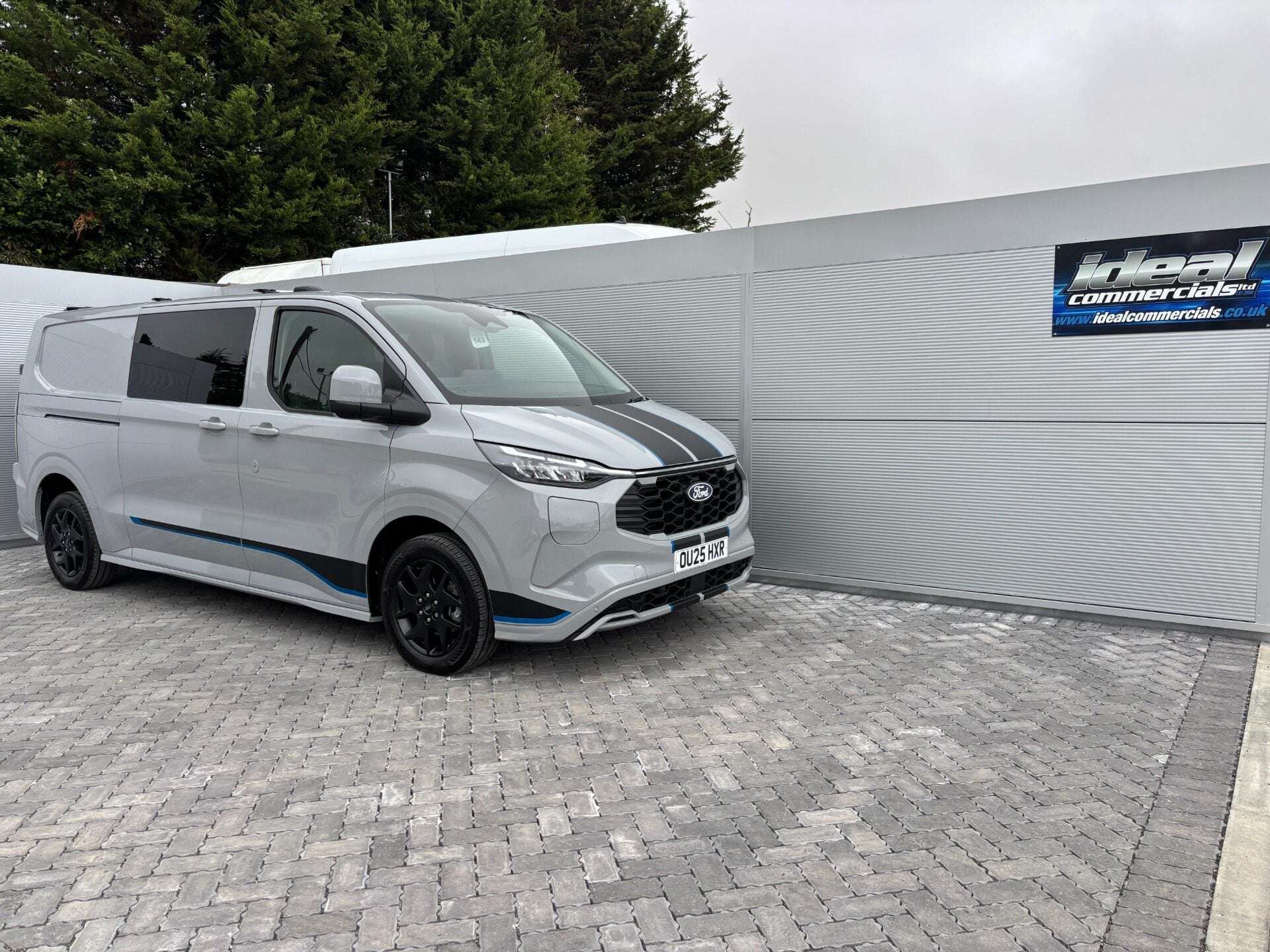 A 2025 FORD TRANSIT CUSTOM 320 Sport L2H1 Duratec 11.8 kWh PHEV Dciv A 2025 FORD TRANSIT CUSTOM 320 Sport L2H1 Duratec 11.8 kWh PHEV Dciv
