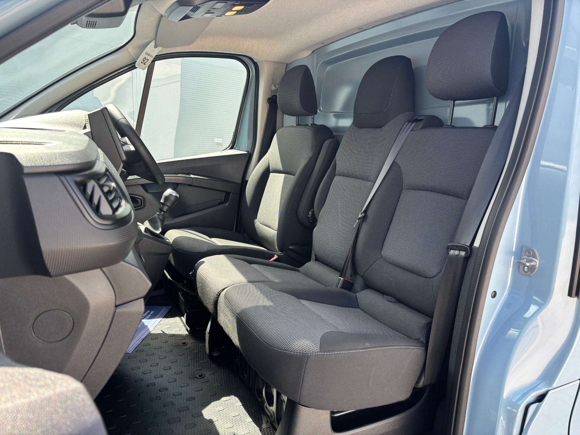 A 2024 RENAULT TRAFIC SL28 Business Plus 130 ps dCi - Twin Side Loading Doors A 2024 RENAULT TRAFIC SL28 Business Plus 130 ps dCi - Twin Side Loading Doors