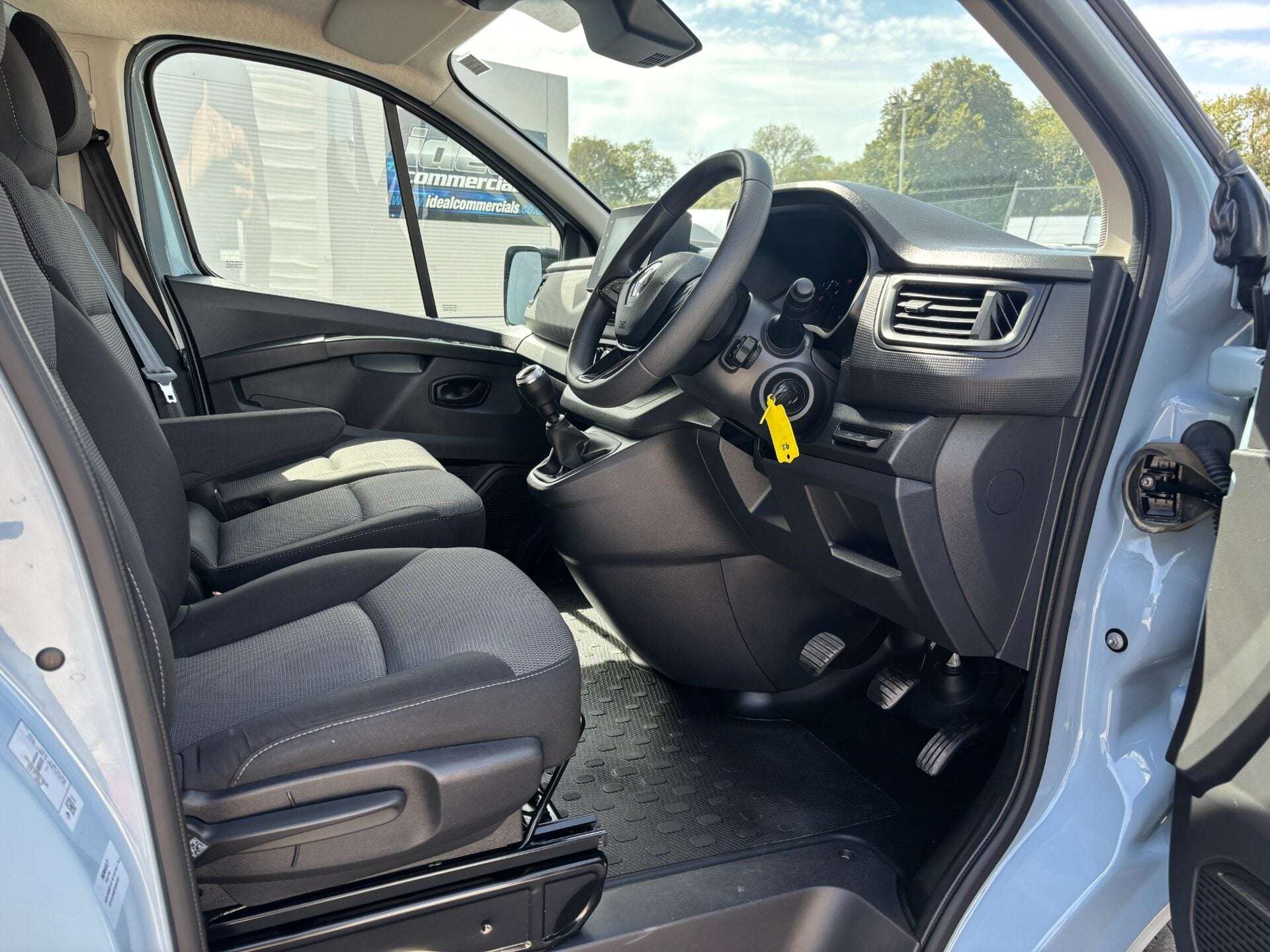 2024 RENAULT TRAFIC 2024 RENAULT TRAFIC