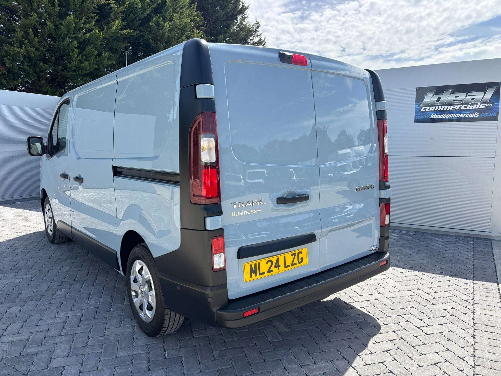 2024 RENAULT TRAFIC 2024 RENAULT TRAFIC