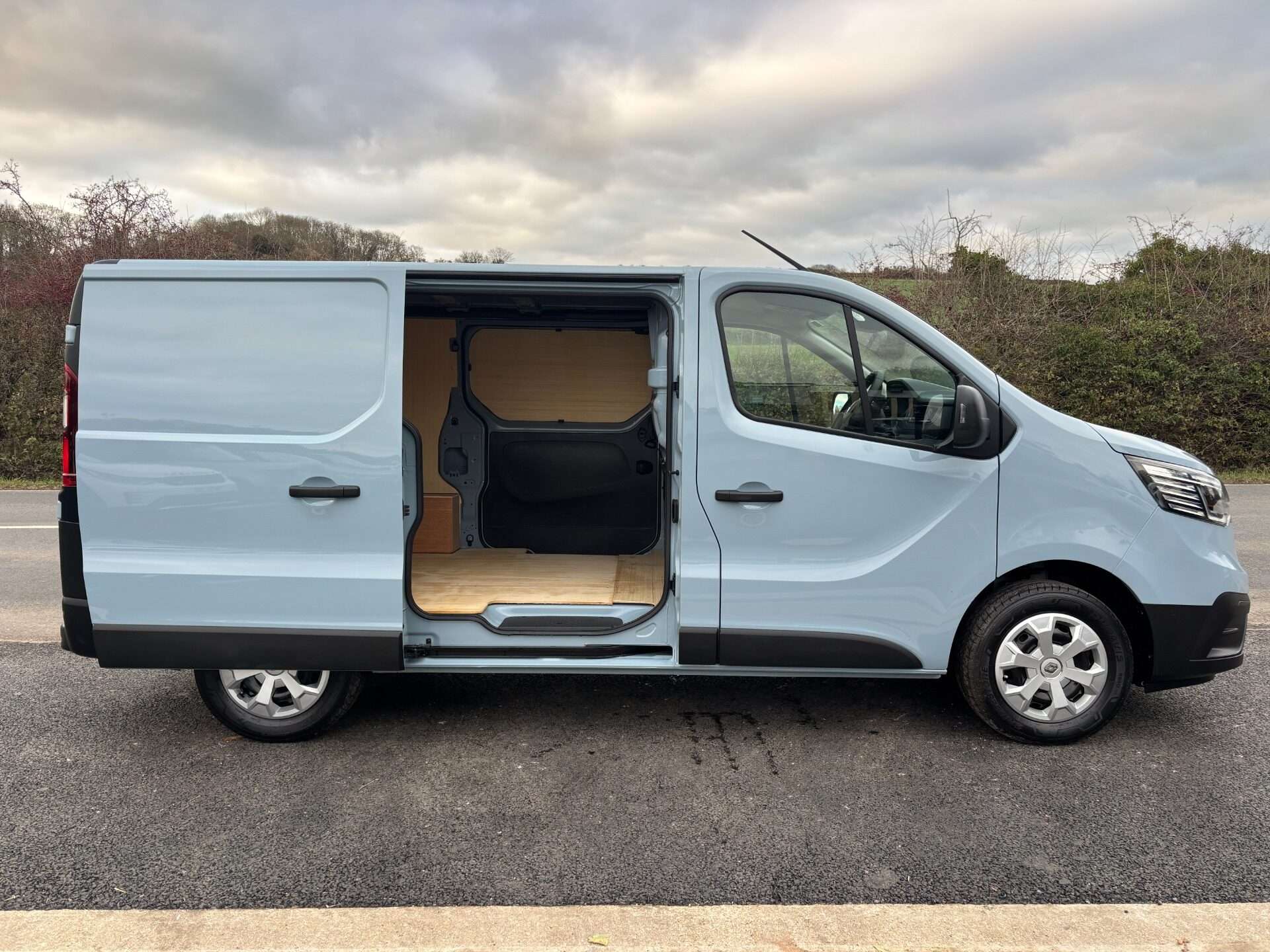 2024 RENAULT TRAFIC 2024 RENAULT TRAFIC