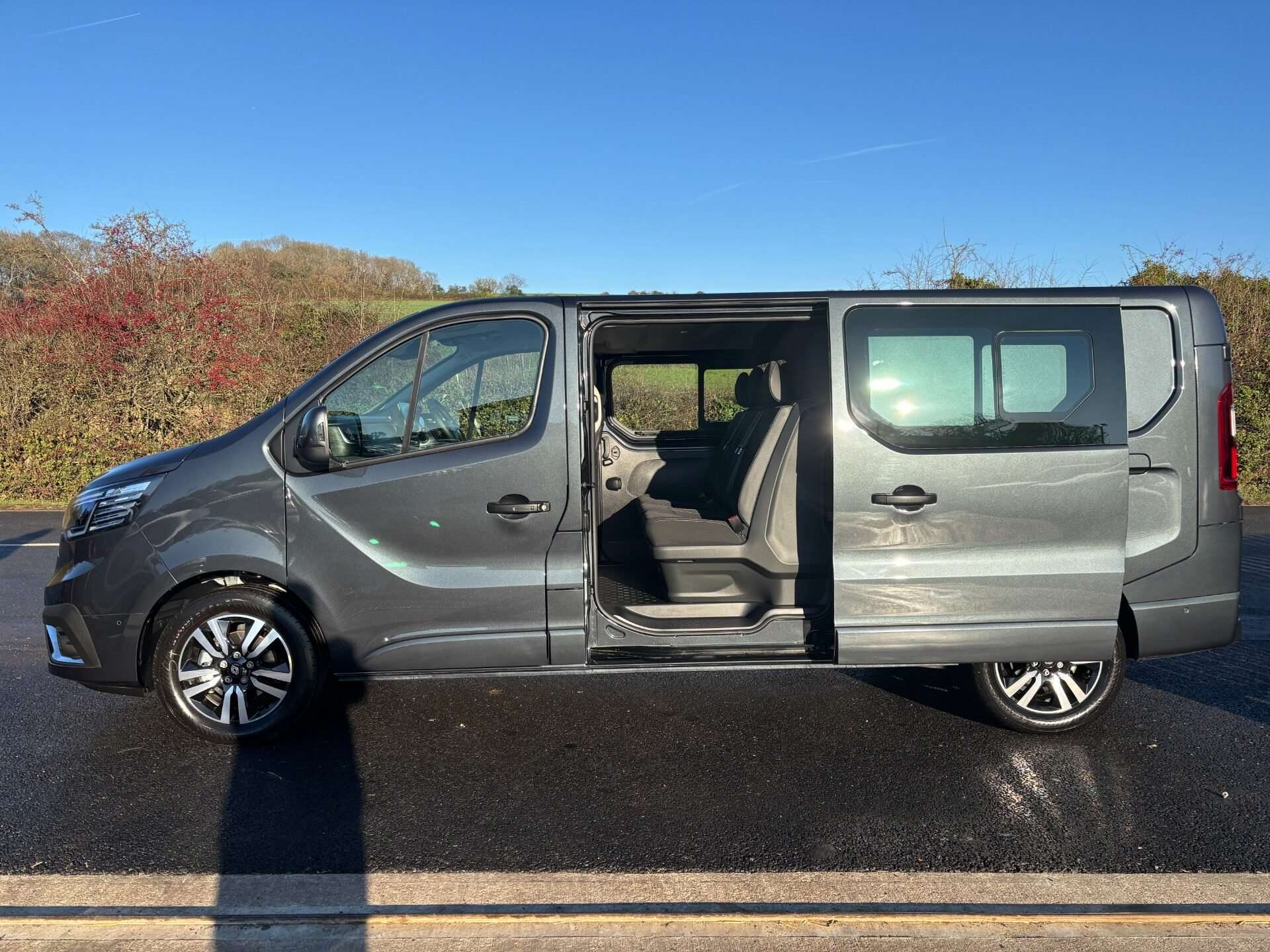 2025 RENAULT TRAFIC 2025 RENAULT TRAFIC