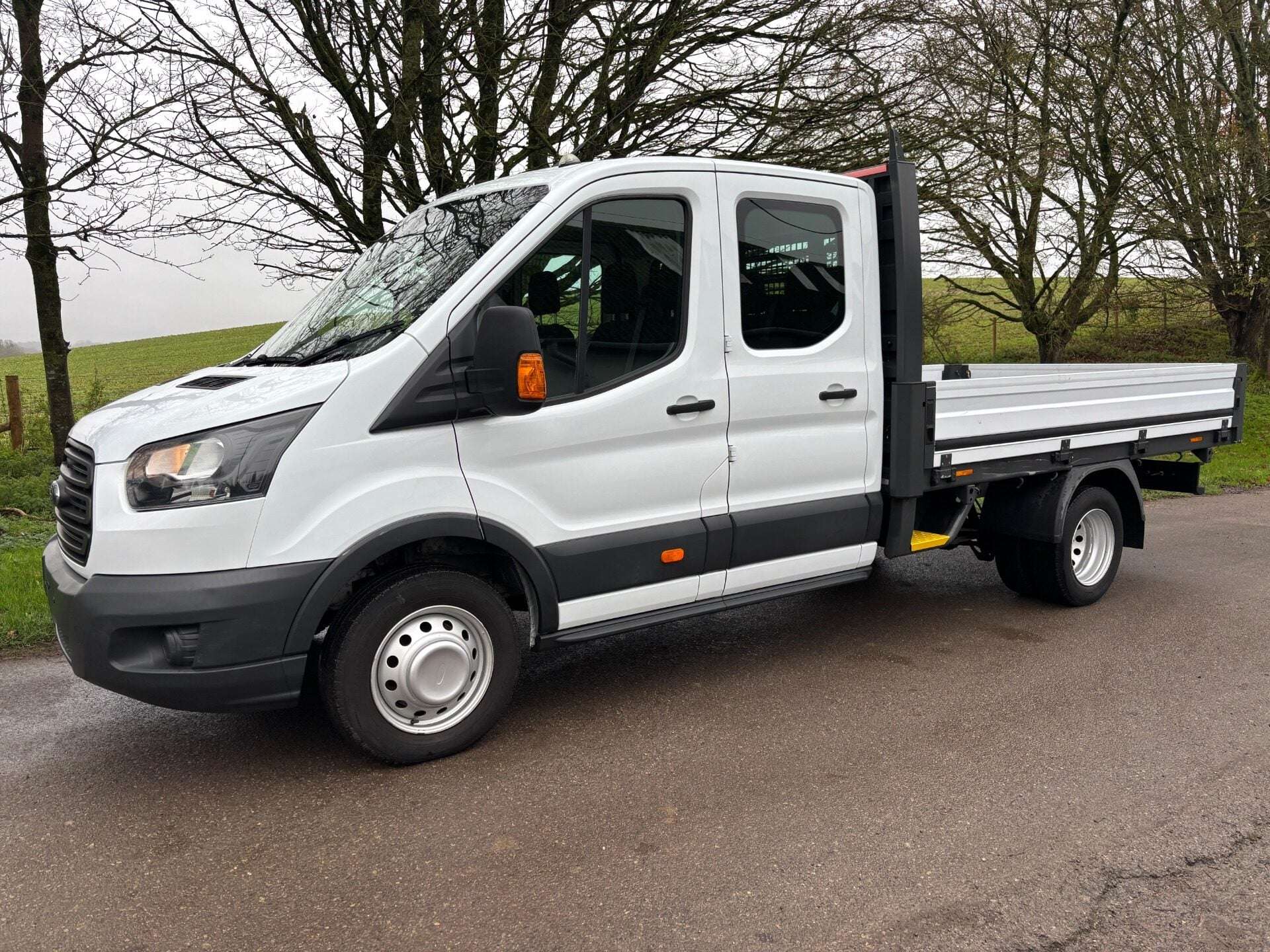 A 2017 FORD TRANSIT 350 Drw L4 130 ps Crew Cab Dropside - Air Con - Ex MOD A 2017 FORD TRANSIT 350 Drw L4 130 ps Crew Cab Dropside - Air Con - Ex MOD