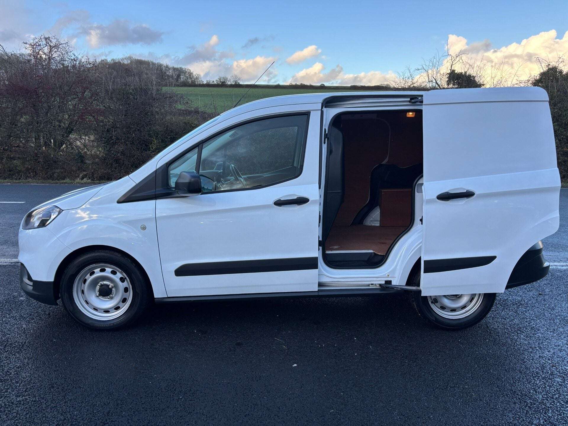 2022 FORD TRANSIT COURIER 2022 FORD TRANSIT COURIER