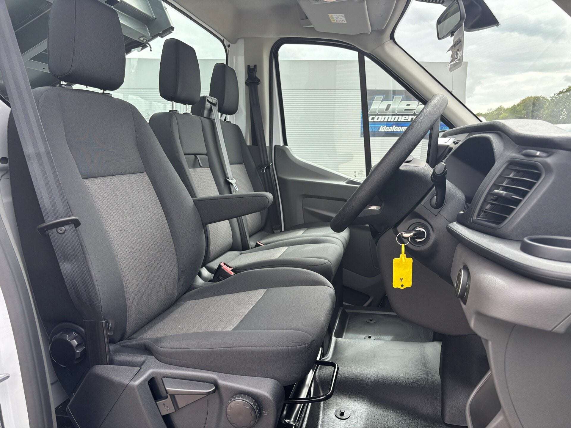A 2025 FORD TRANSIT 350 L2 Drw 130 ps Single Cab Tipper - Air Con / Rear Camera / Cruise A 2025 FORD TRANSIT 350 L2 Drw 130 ps Single Cab Tipper - Air Con / Rear Camera / Cruise