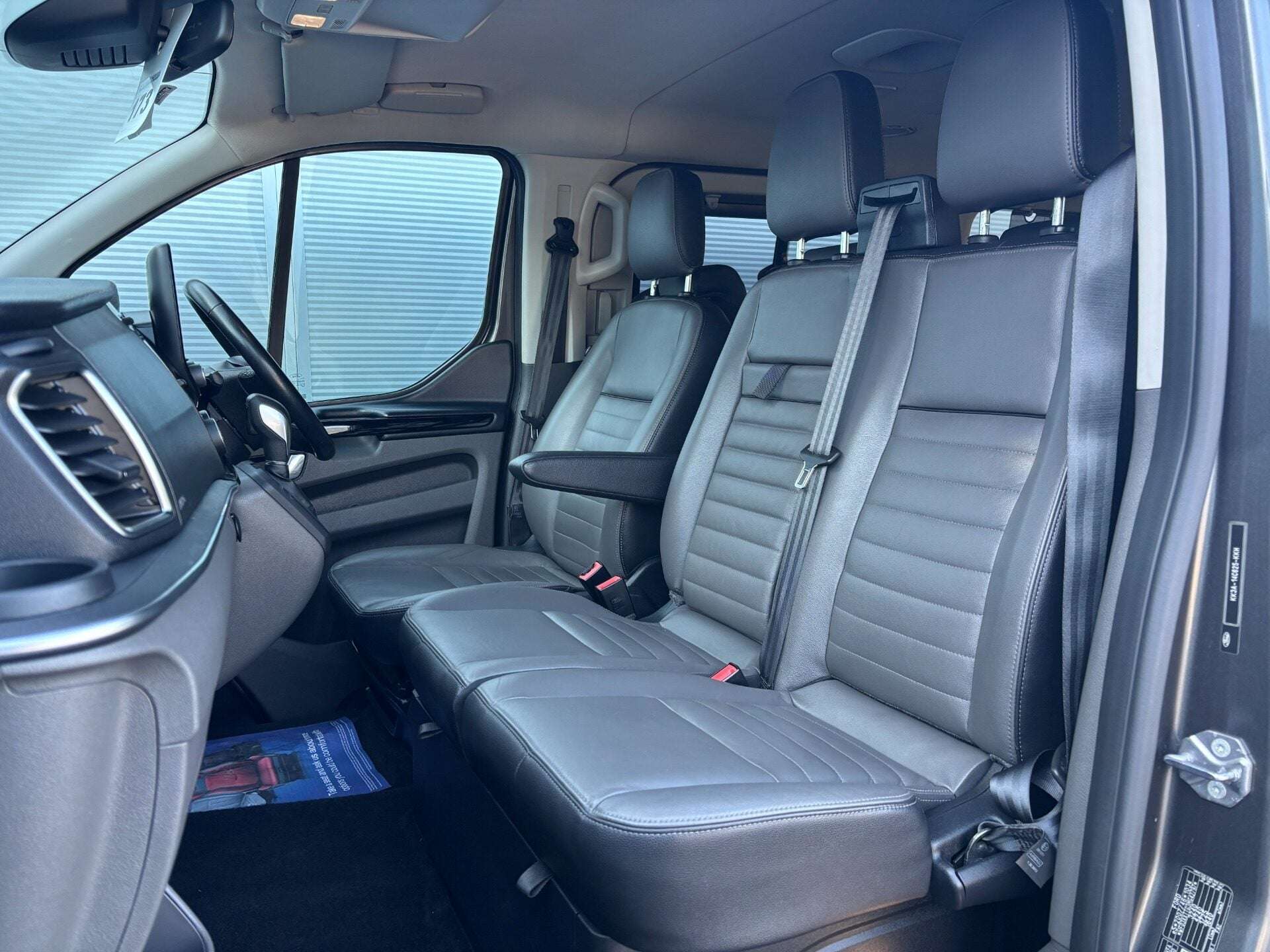 A 2021 FORD TOURNEO CUSTOM 320 130 ps Titanium L2 9 Seater - Automatic A 2021 FORD TOURNEO CUSTOM 320 130 ps Titanium L2 9 Seater - Automatic