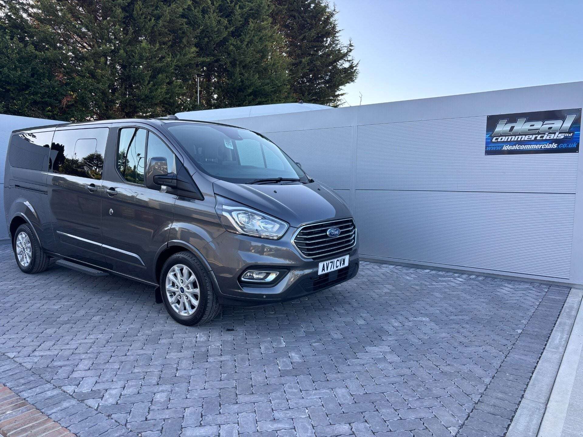 A 2021 FORD TOURNEO CUSTOM 320 130 ps Titanium L2 9 Seater - Automatic A 2021 FORD TOURNEO CUSTOM 320 130 ps Titanium L2 9 Seater - Automatic