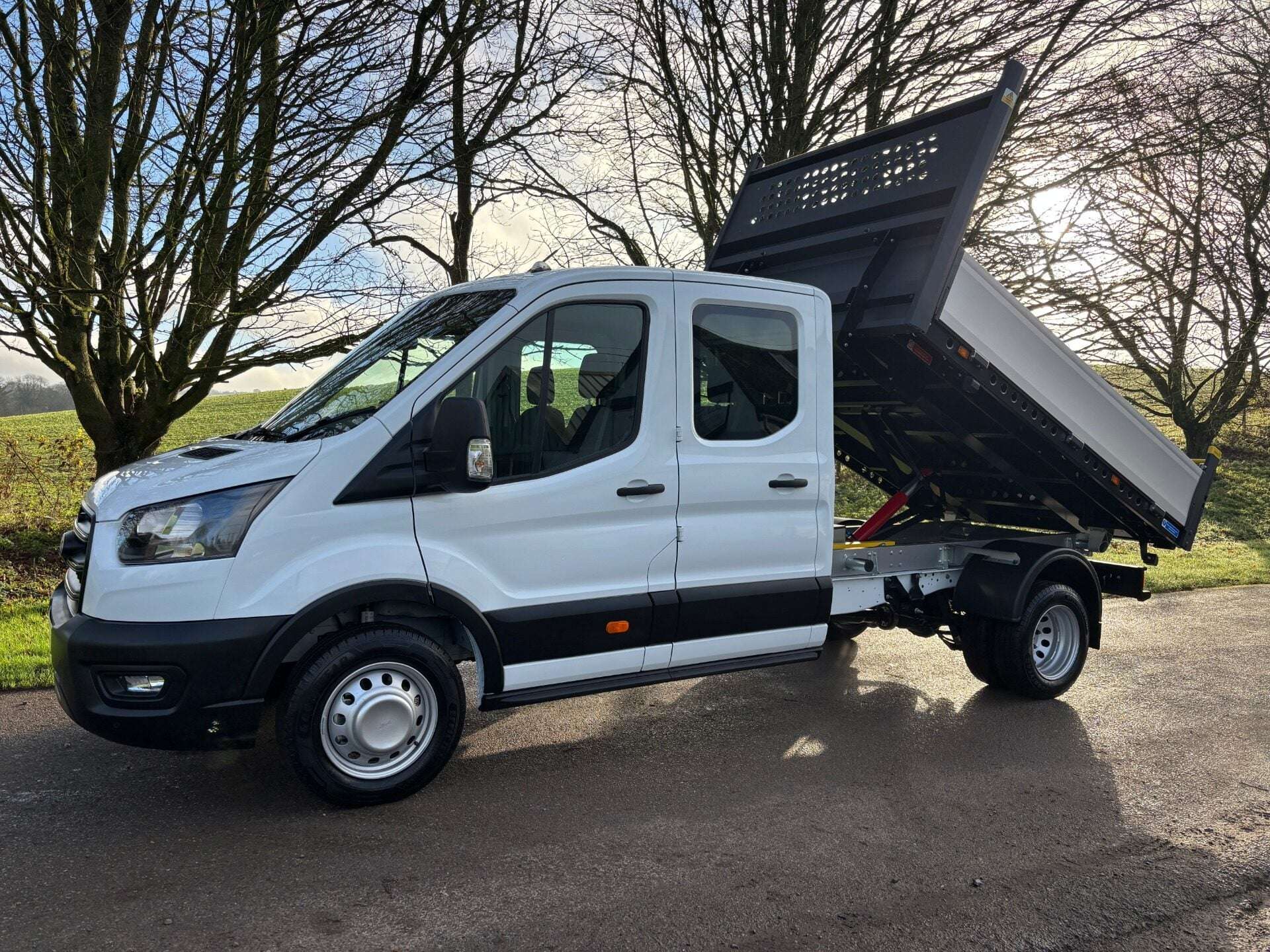 A 2025 FORD TRANSIT 350 Drw L3 Leader 130 ps Crew Cab Tipper - Air Con / Tow Axle A 2025 FORD TRANSIT 350 Drw L3 Leader 130 ps Crew Cab Tipper - Air Con / Tow Axle