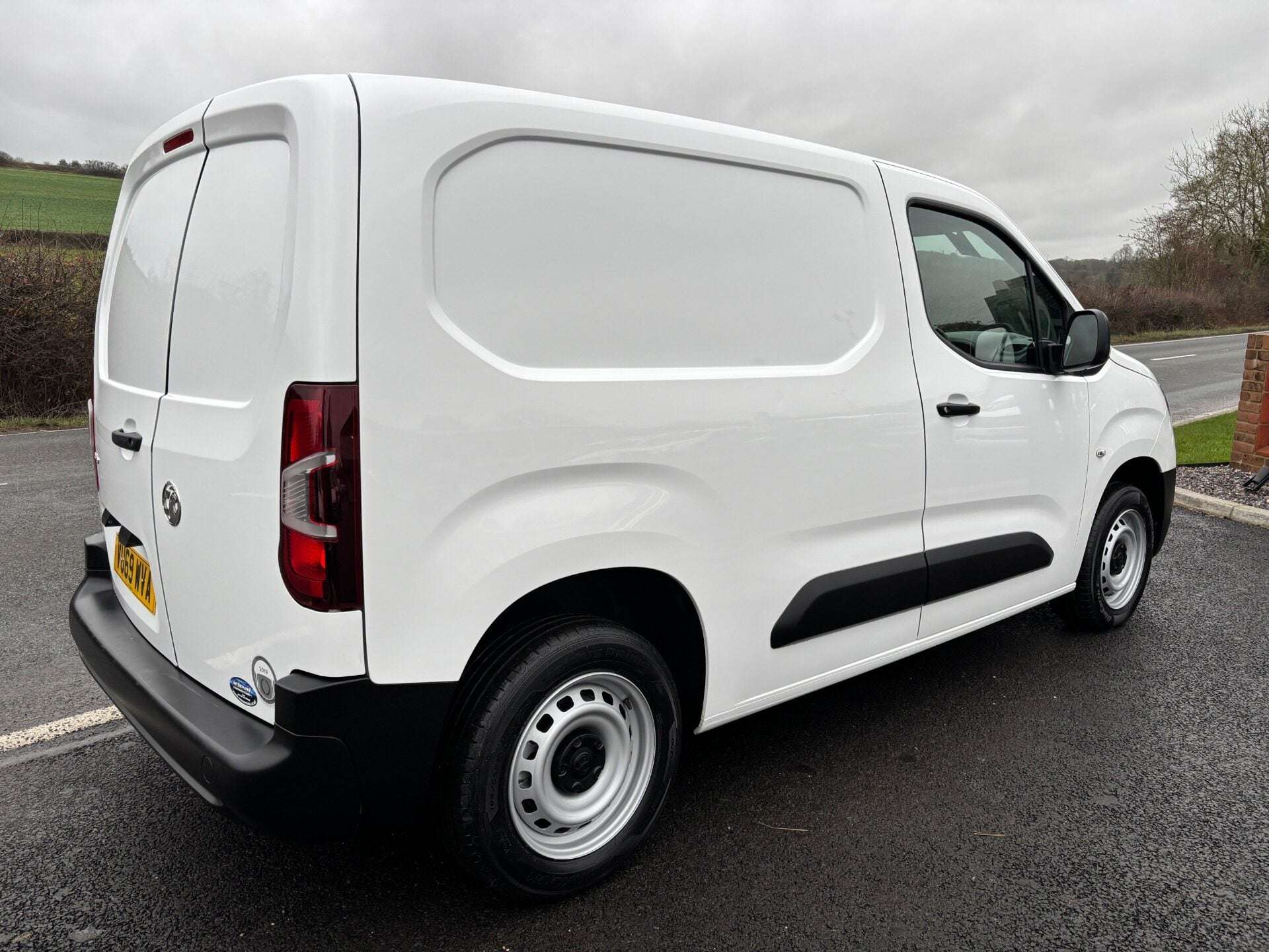 A 2020 VAUXHALL COMBO L1H1 2000 Edition 102 ps A 2020 VAUXHALL COMBO L1H1 2000 Edition 102 ps